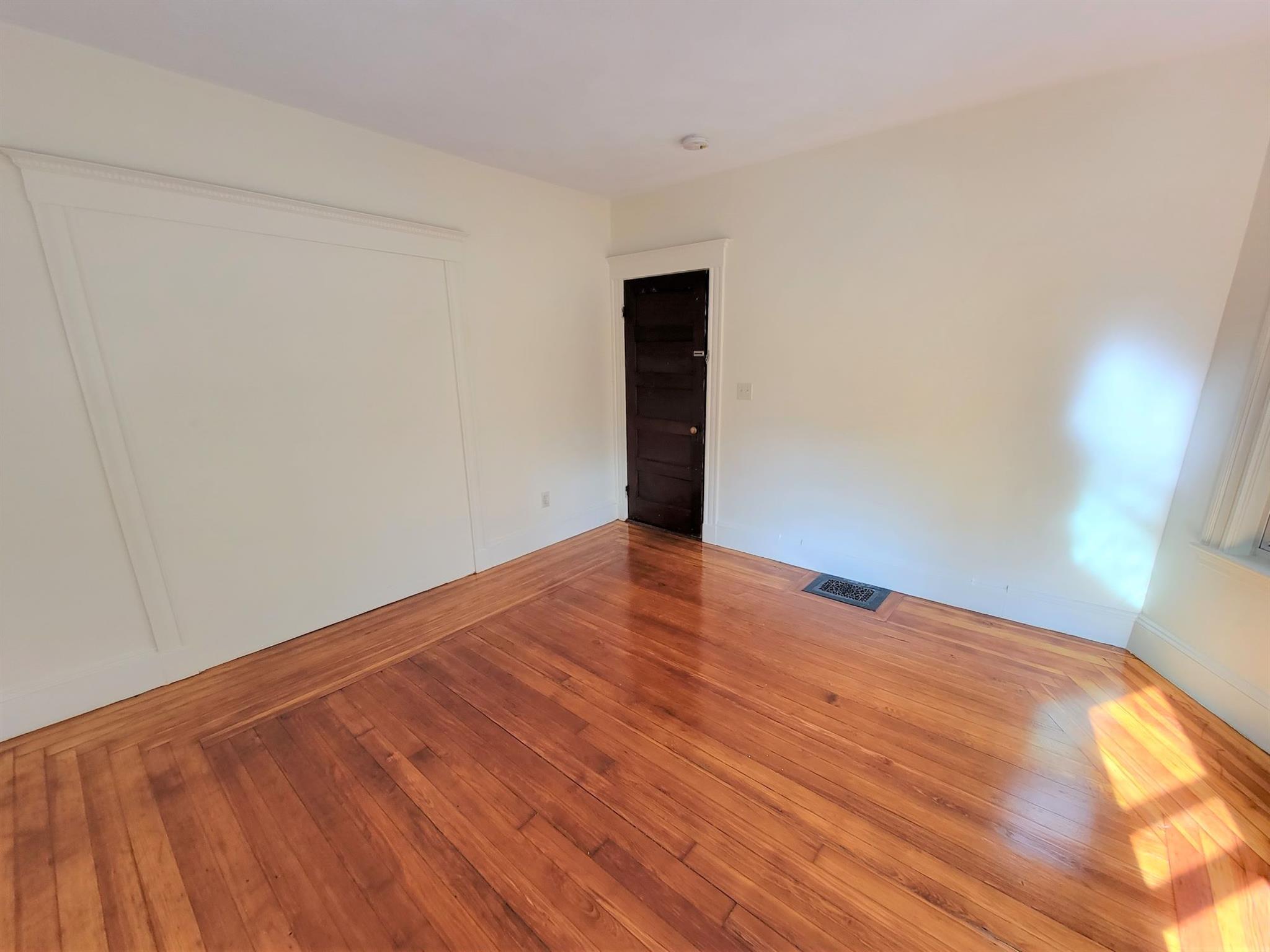 28 Lexington Ave, Davis Square