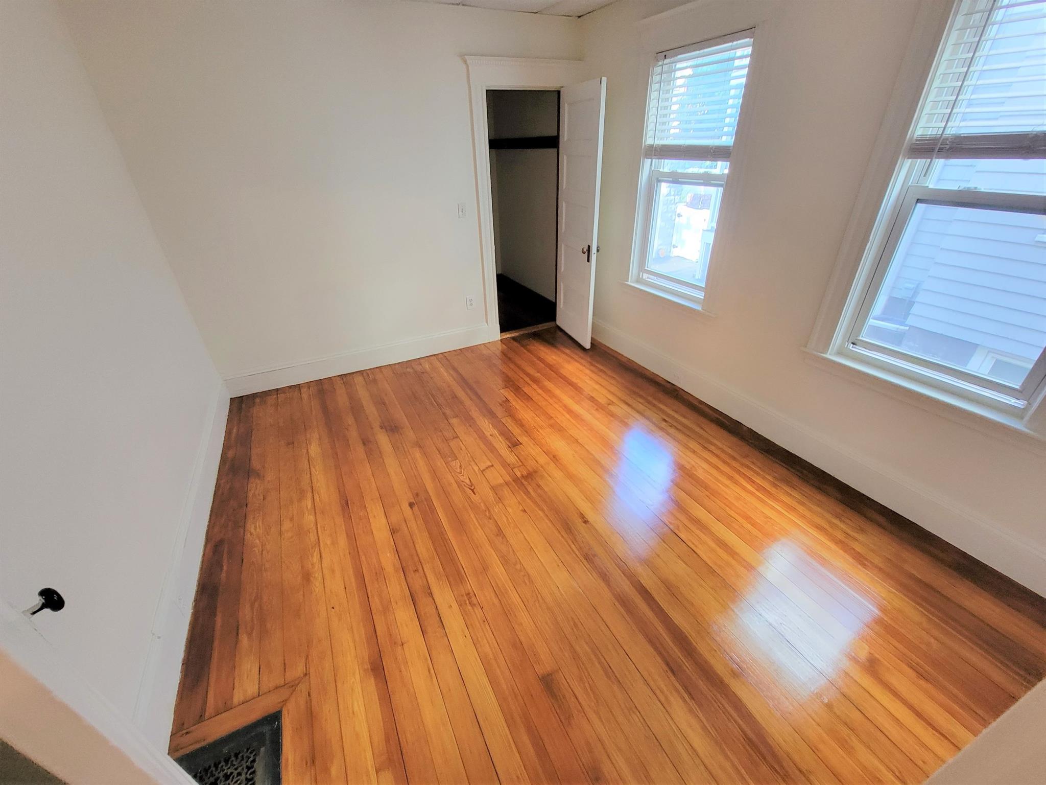 28 Lexington Ave, Davis Square