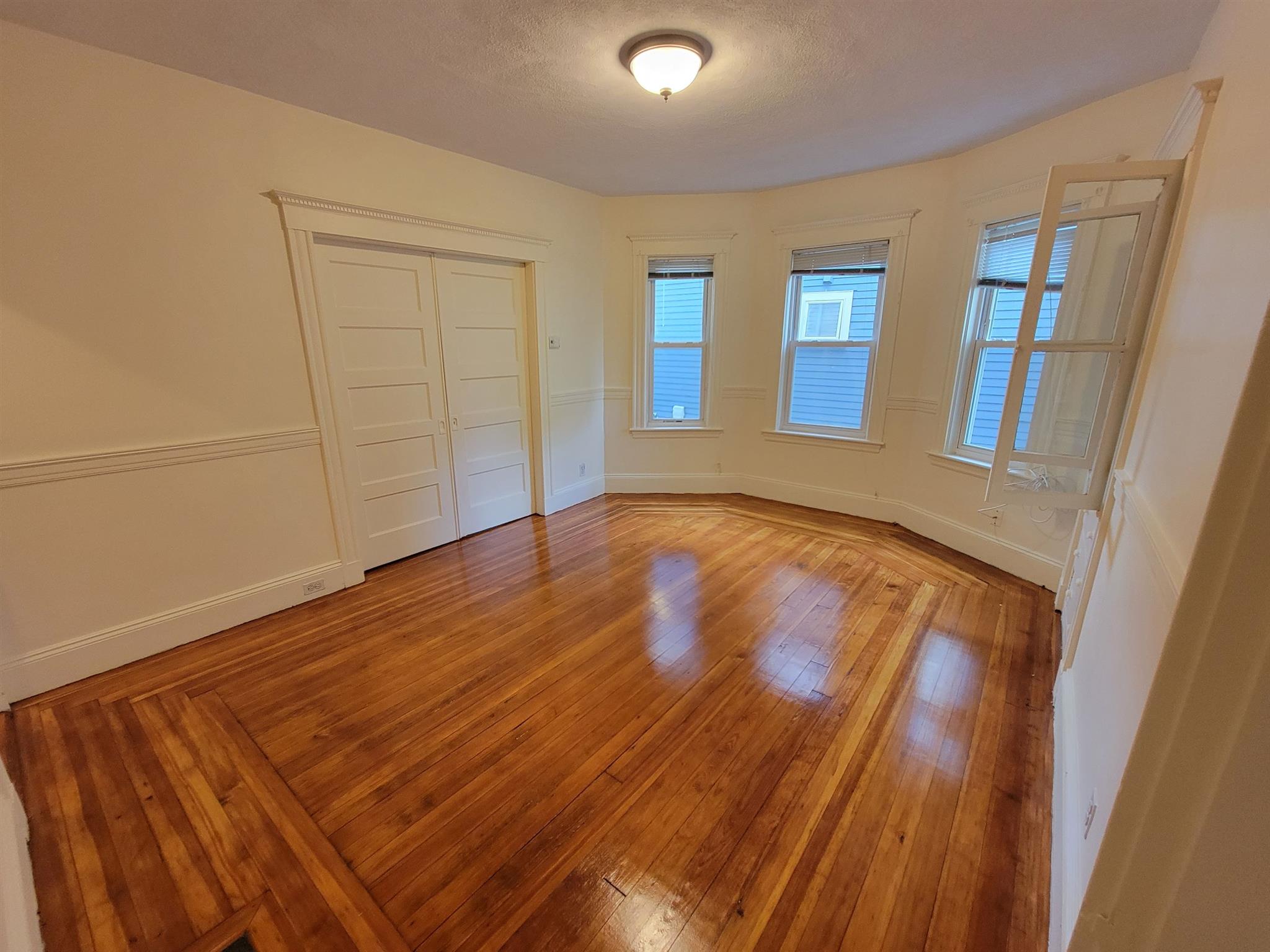 28 Lexington Ave, Davis Square