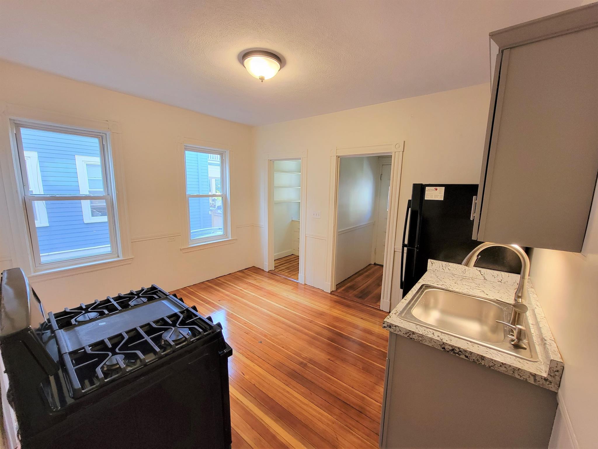 28 Lexington Ave, Davis Square