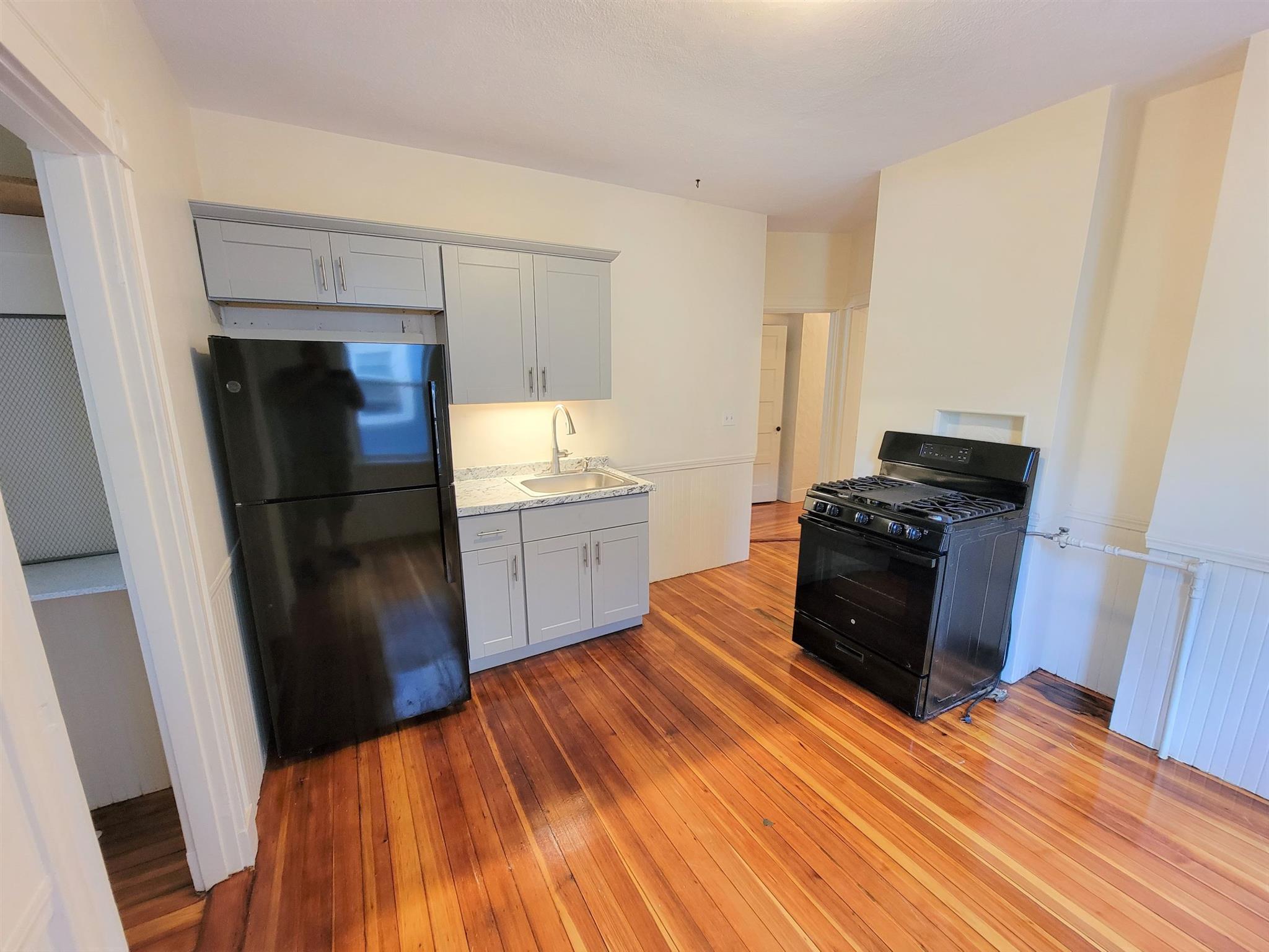 28 Lexington Ave, Davis Square