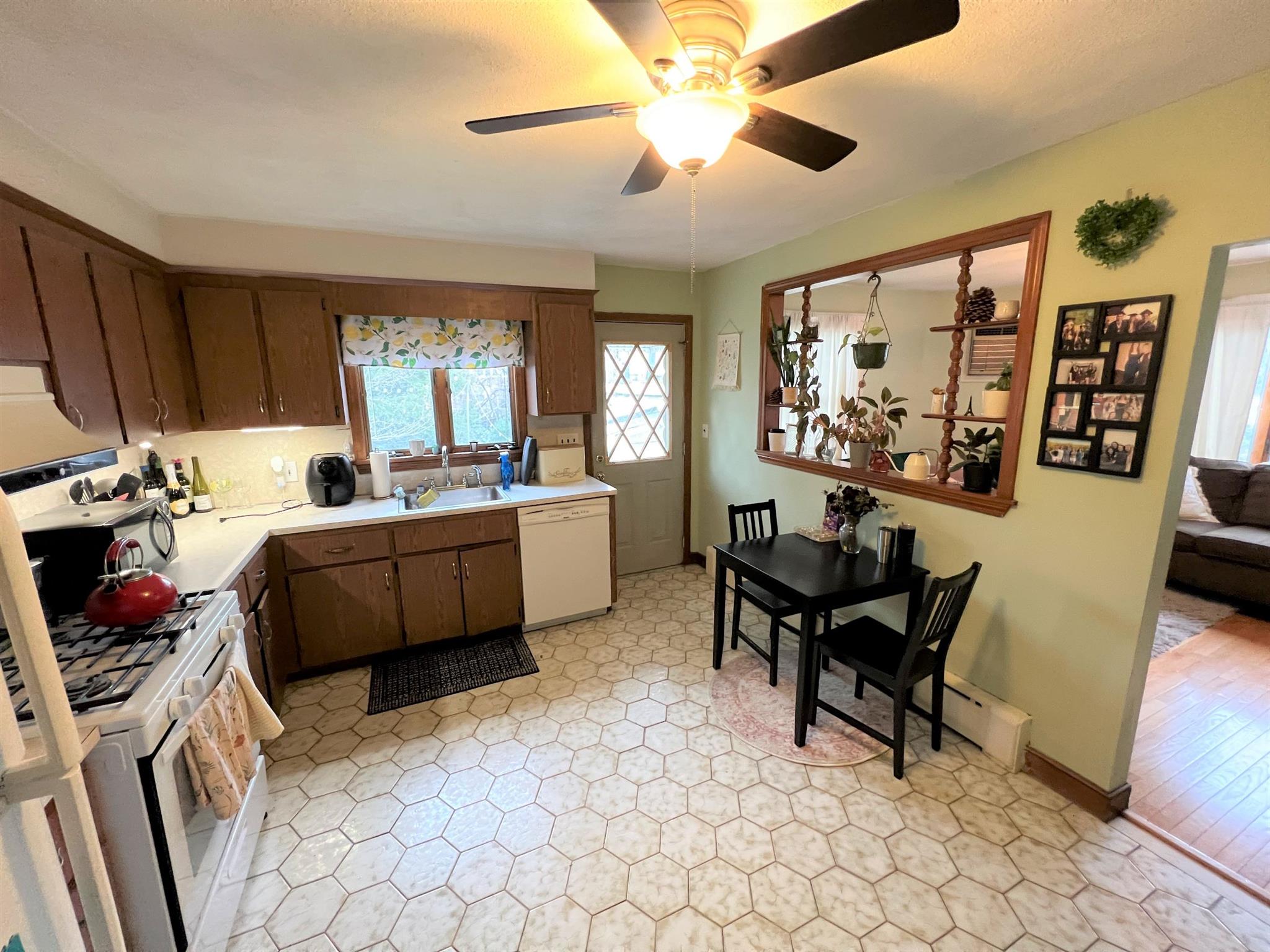 213 Holland St, Davis Square