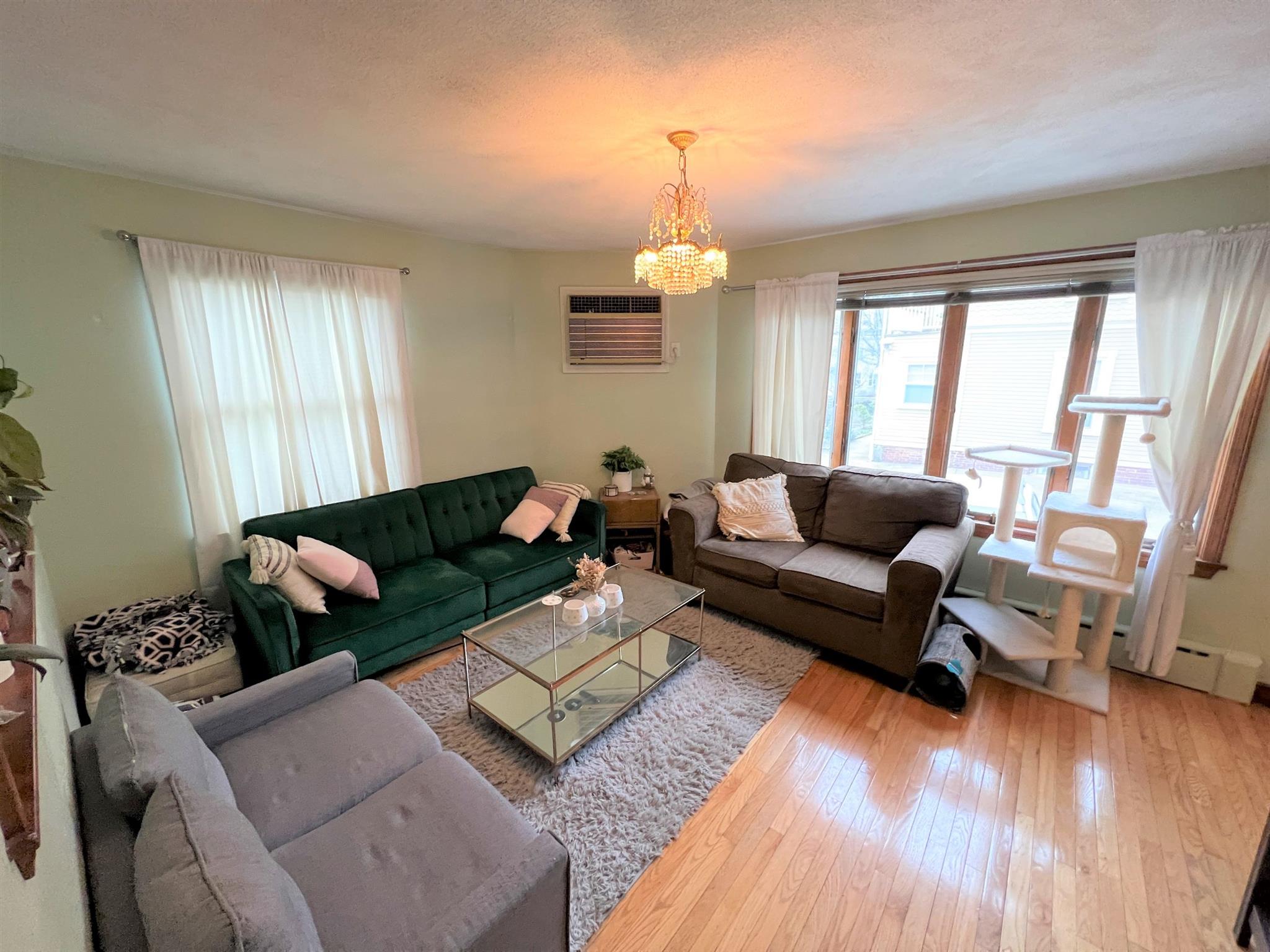 213 Holland St, Davis Square