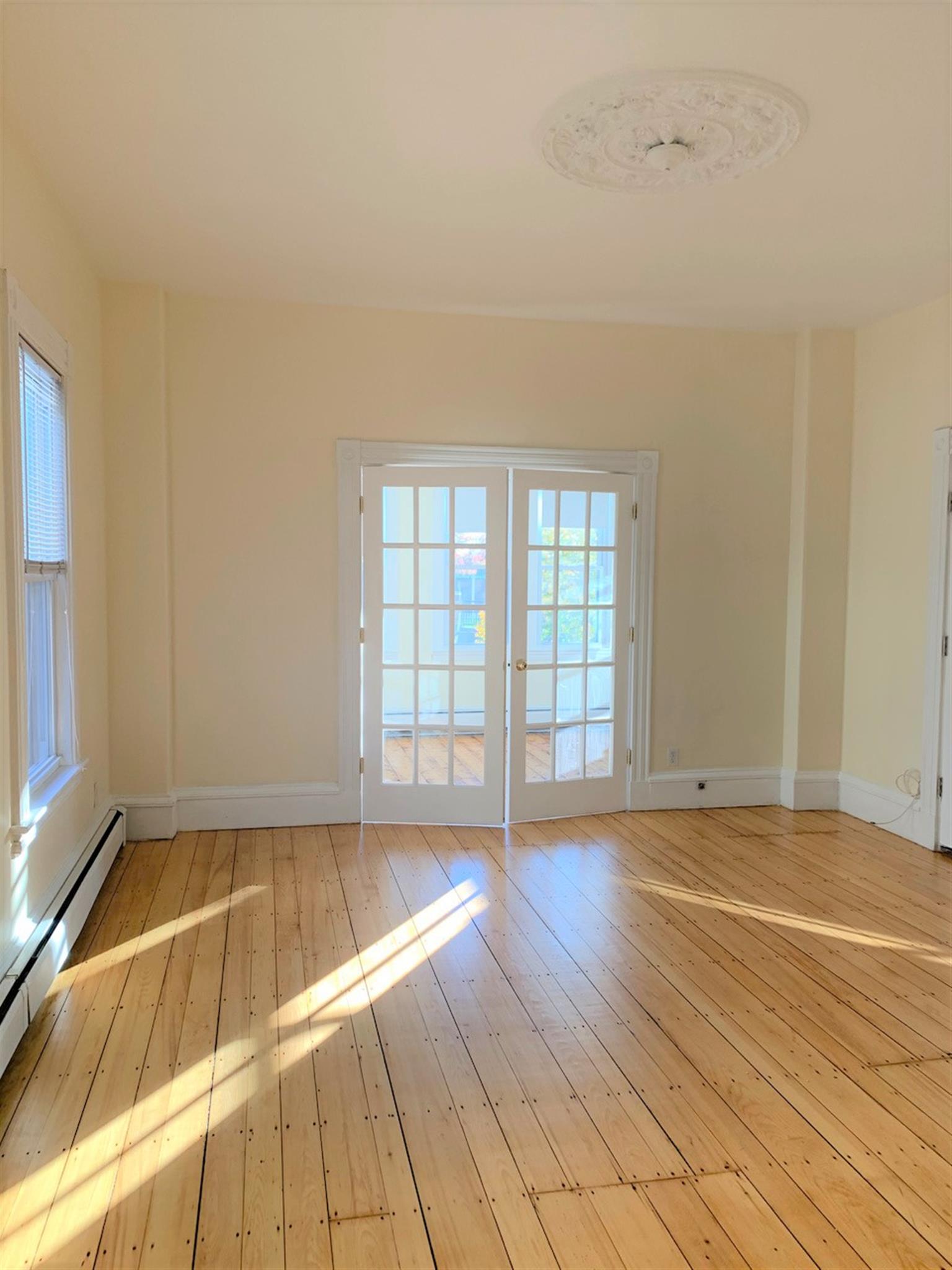 547 Broadway, Ball Square