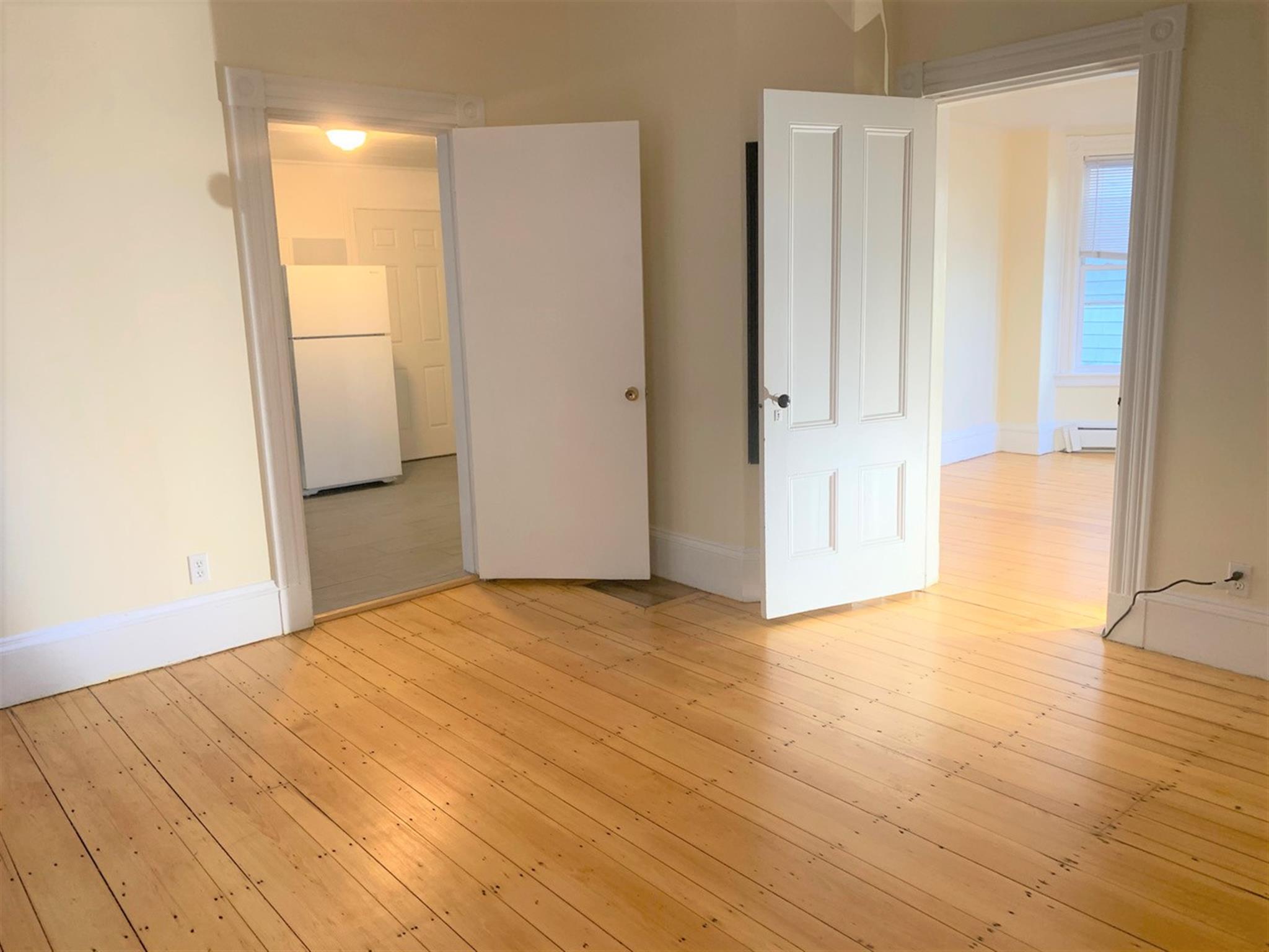 547 Broadway, Ball Square