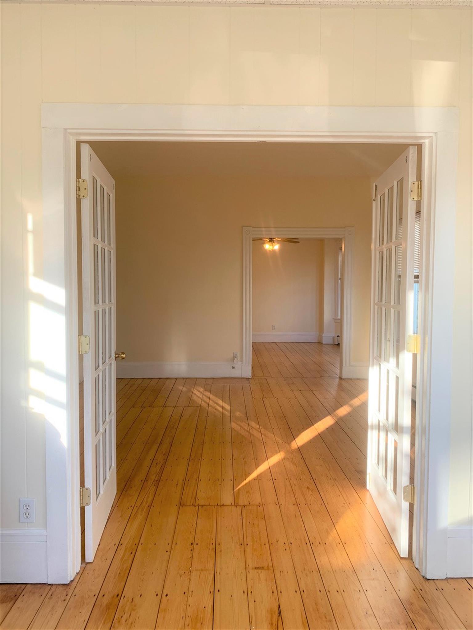 547 Broadway, Ball Square