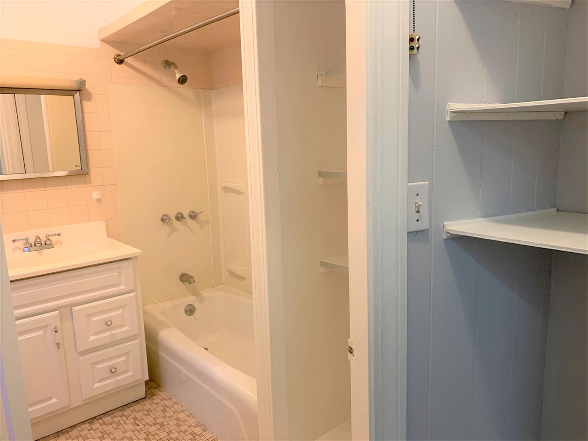 547 Broadway, Ball Square