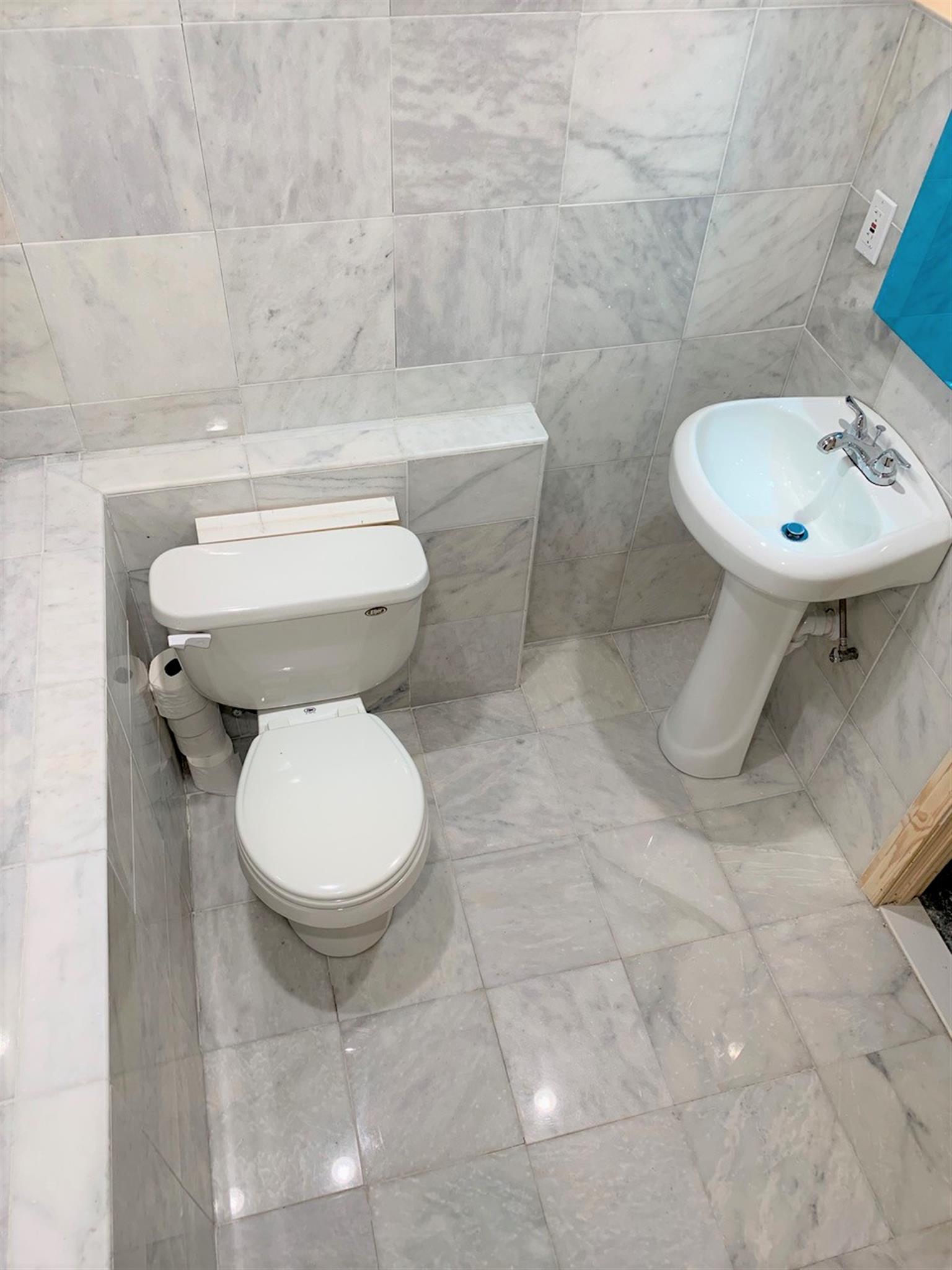 547 Broadway, Ball Square