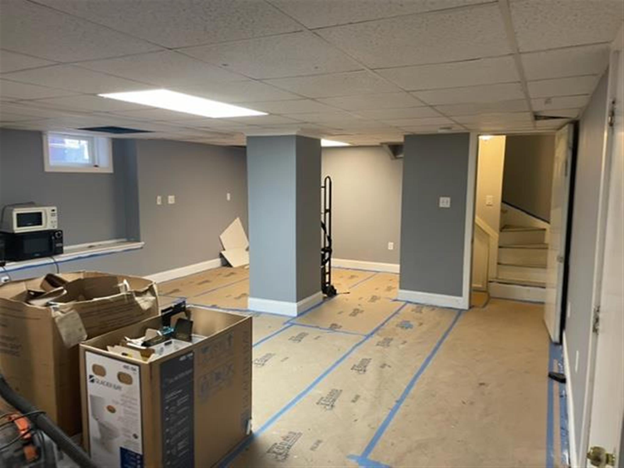 547 Broadway, Ball Square