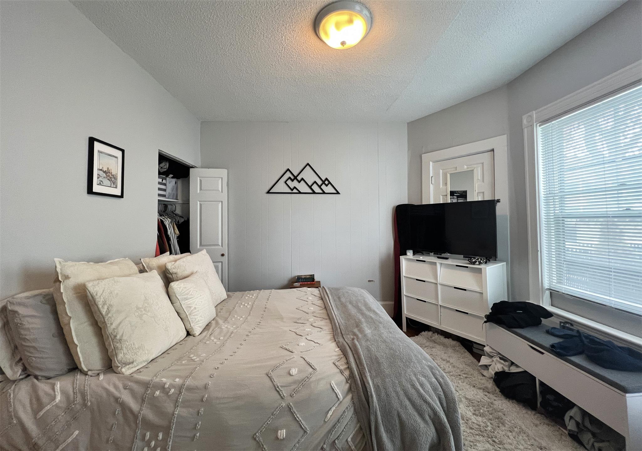 69 Raymond Ave, West Somerville