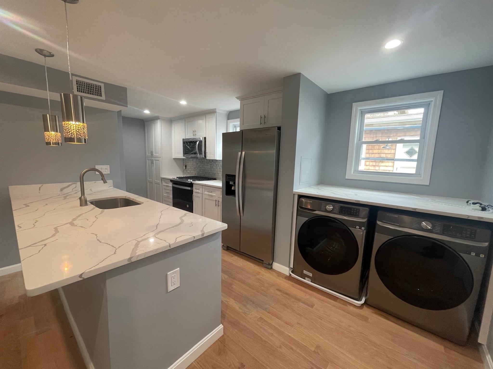 1 Theriault Ct, North Cambridge