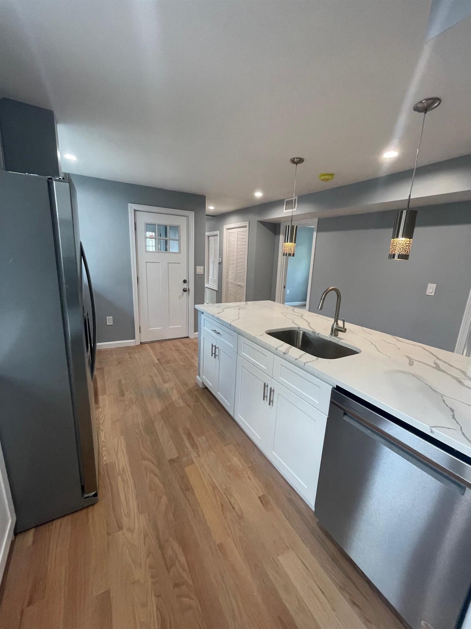 1 Theriault Ct, North Cambridge