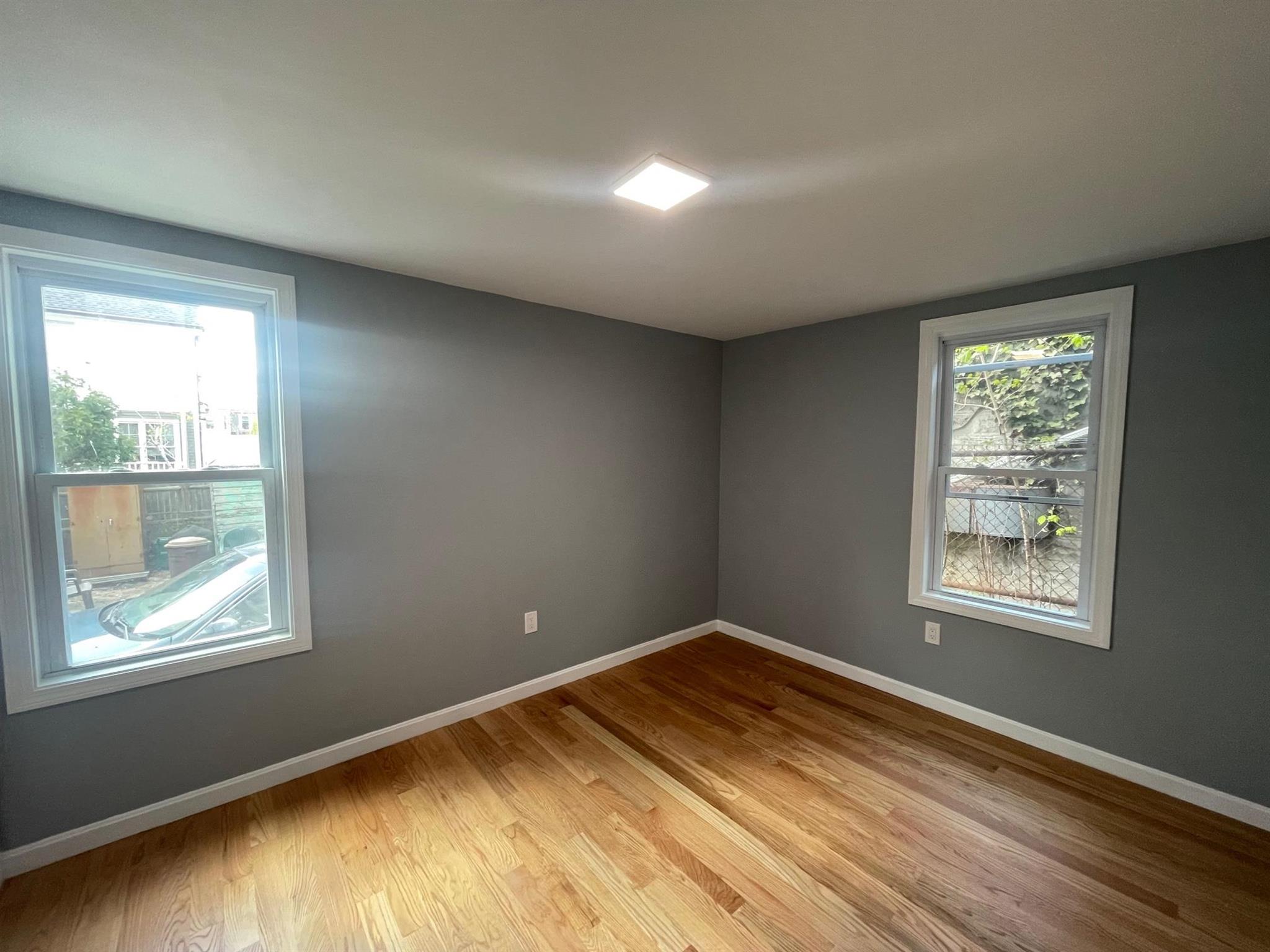 1 Theriault Ct, North Cambridge