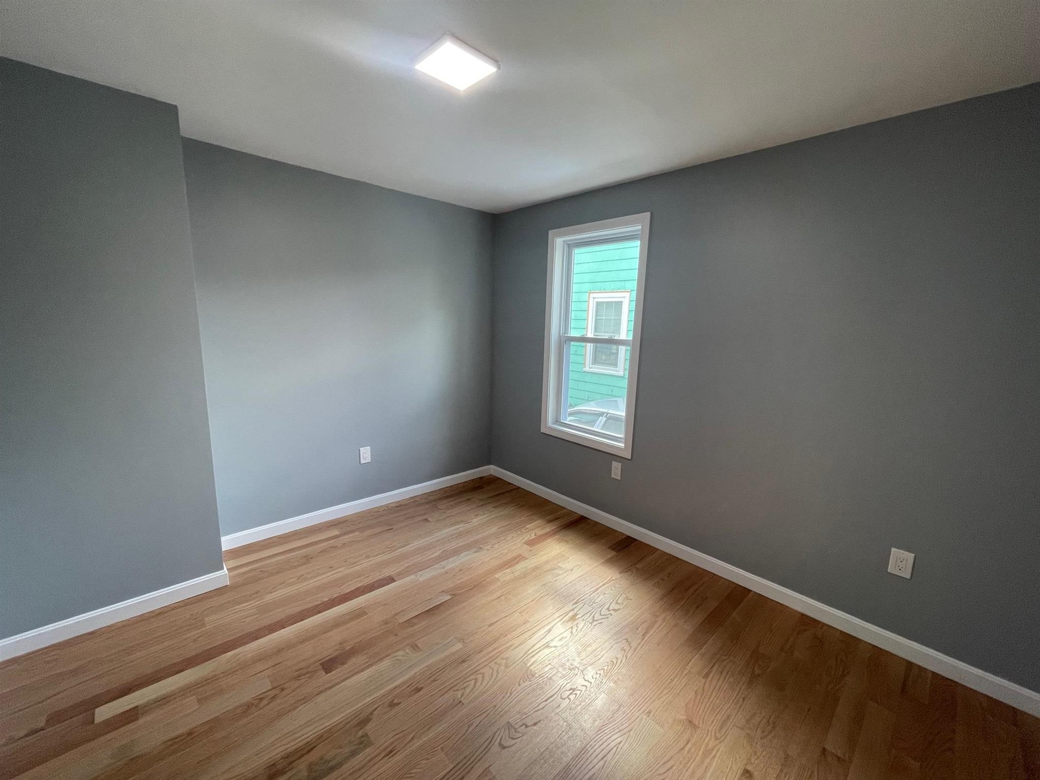 1 Theriault Ct, North Cambridge