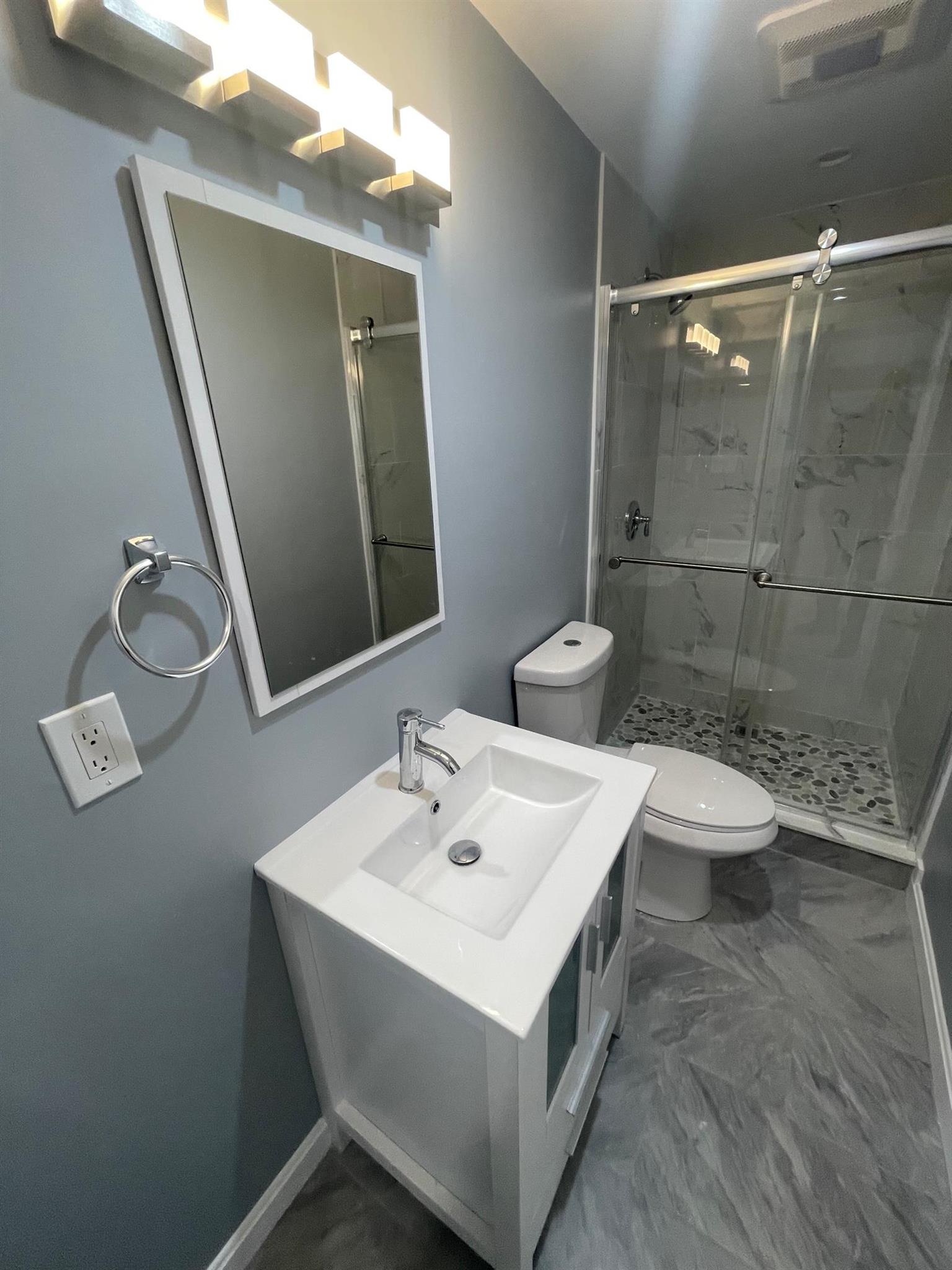 1 Theriault Ct, North Cambridge