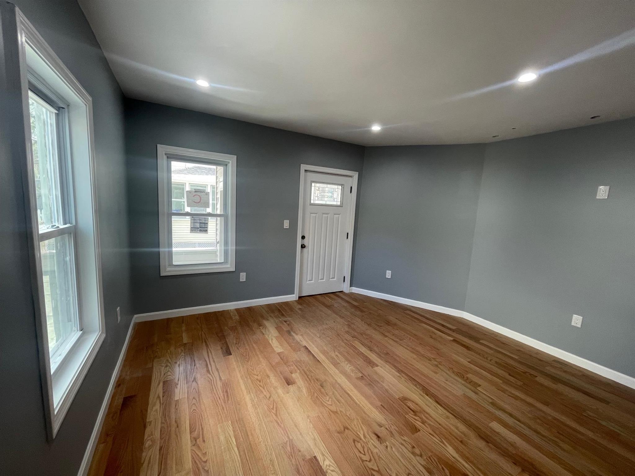 1 Theriault Ct, North Cambridge