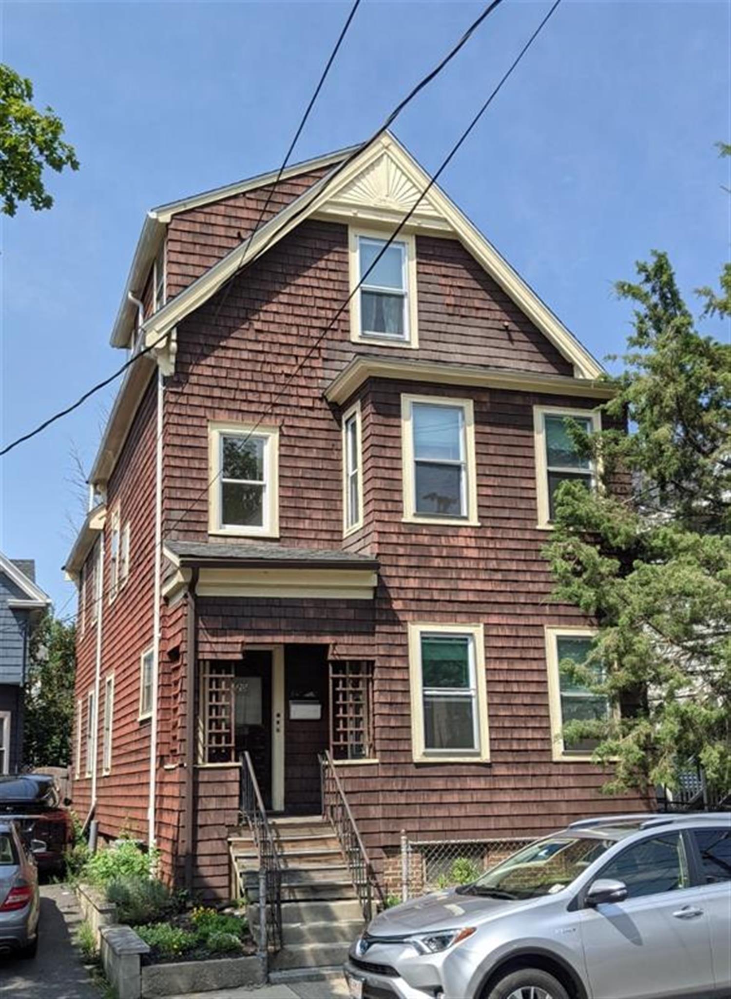 20 Mossland St, Porter Square