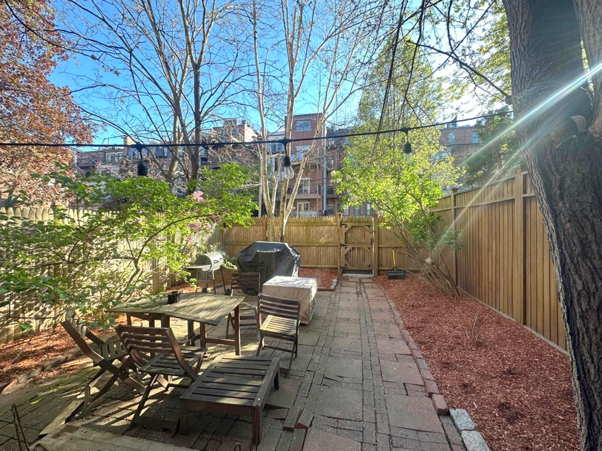 16 Yarmouth St, Back Bay