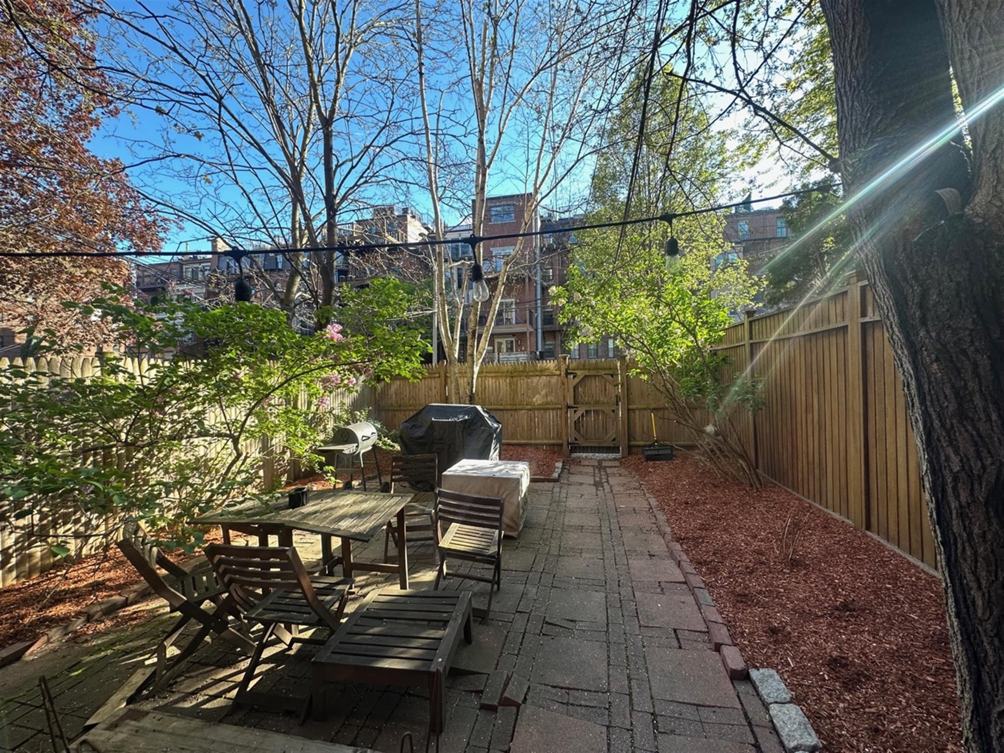 16 Yarmouth St, Back Bay