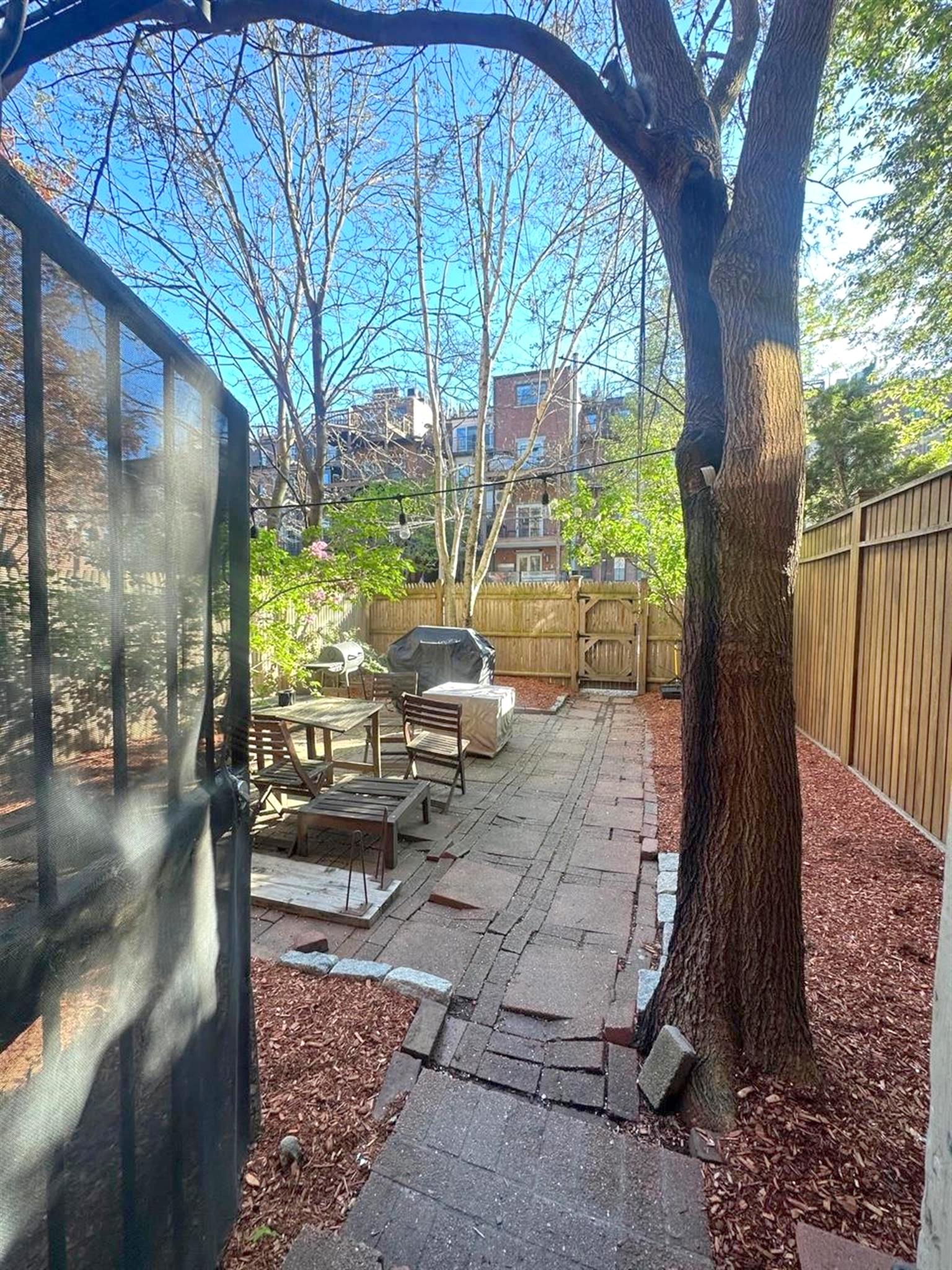 16 Yarmouth St, Back Bay