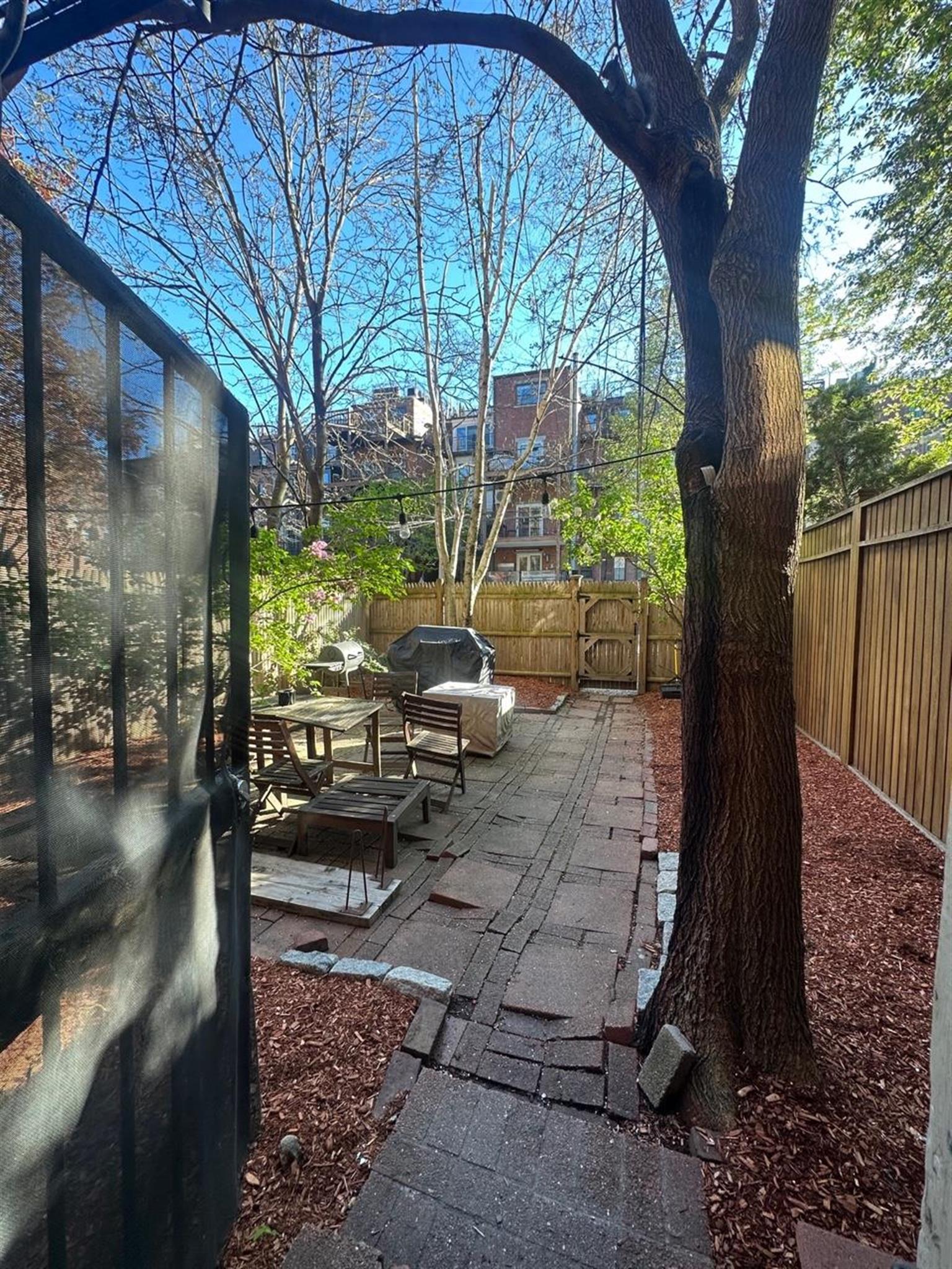 16 Yarmouth St, Back Bay