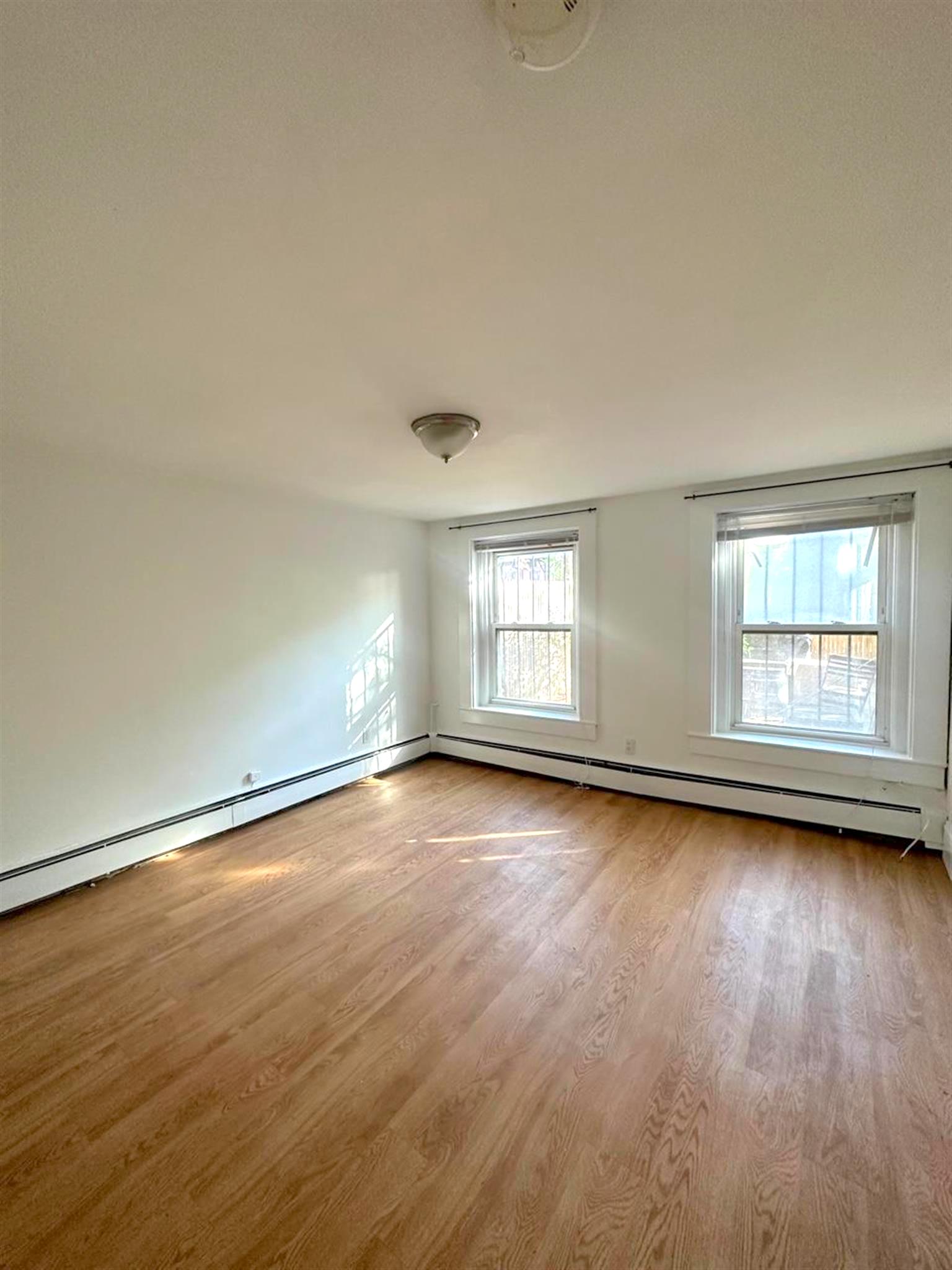 16 Yarmouth St, Back Bay