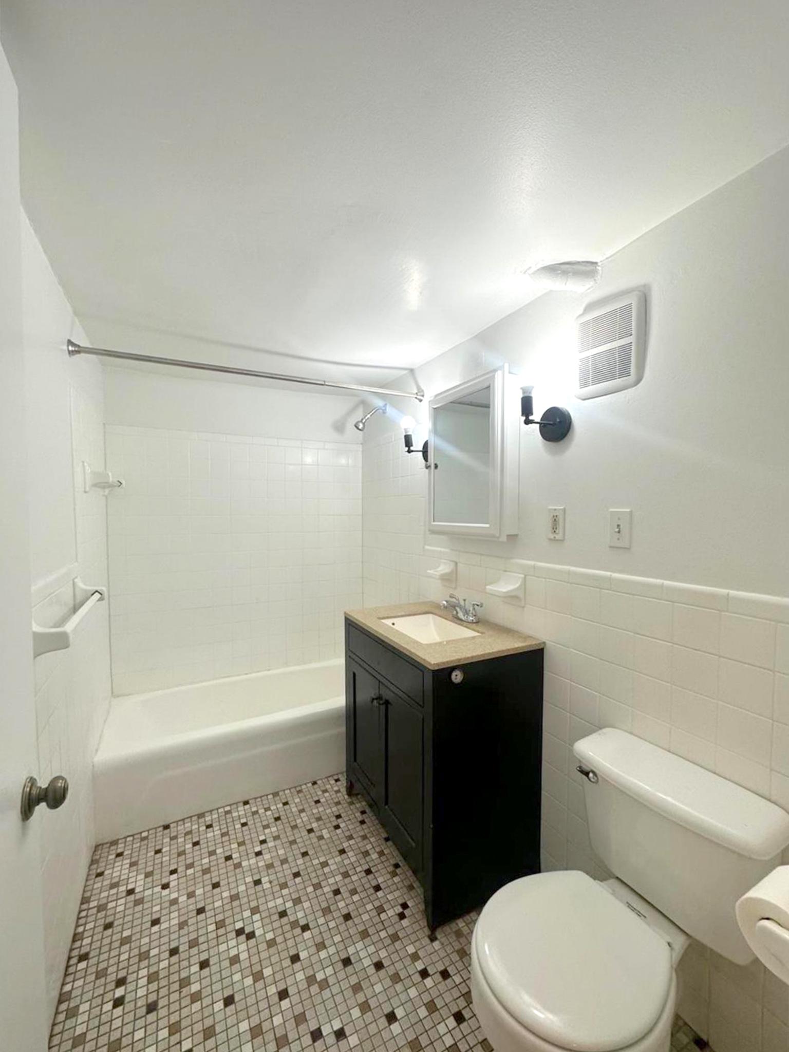 16 Yarmouth St, Back Bay