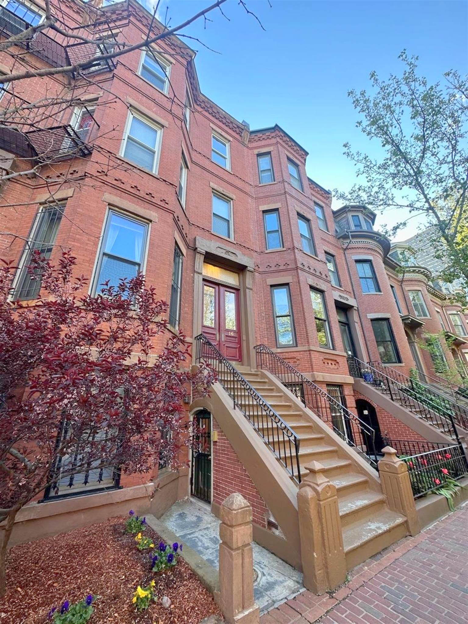 16 Yarmouth St, Back Bay