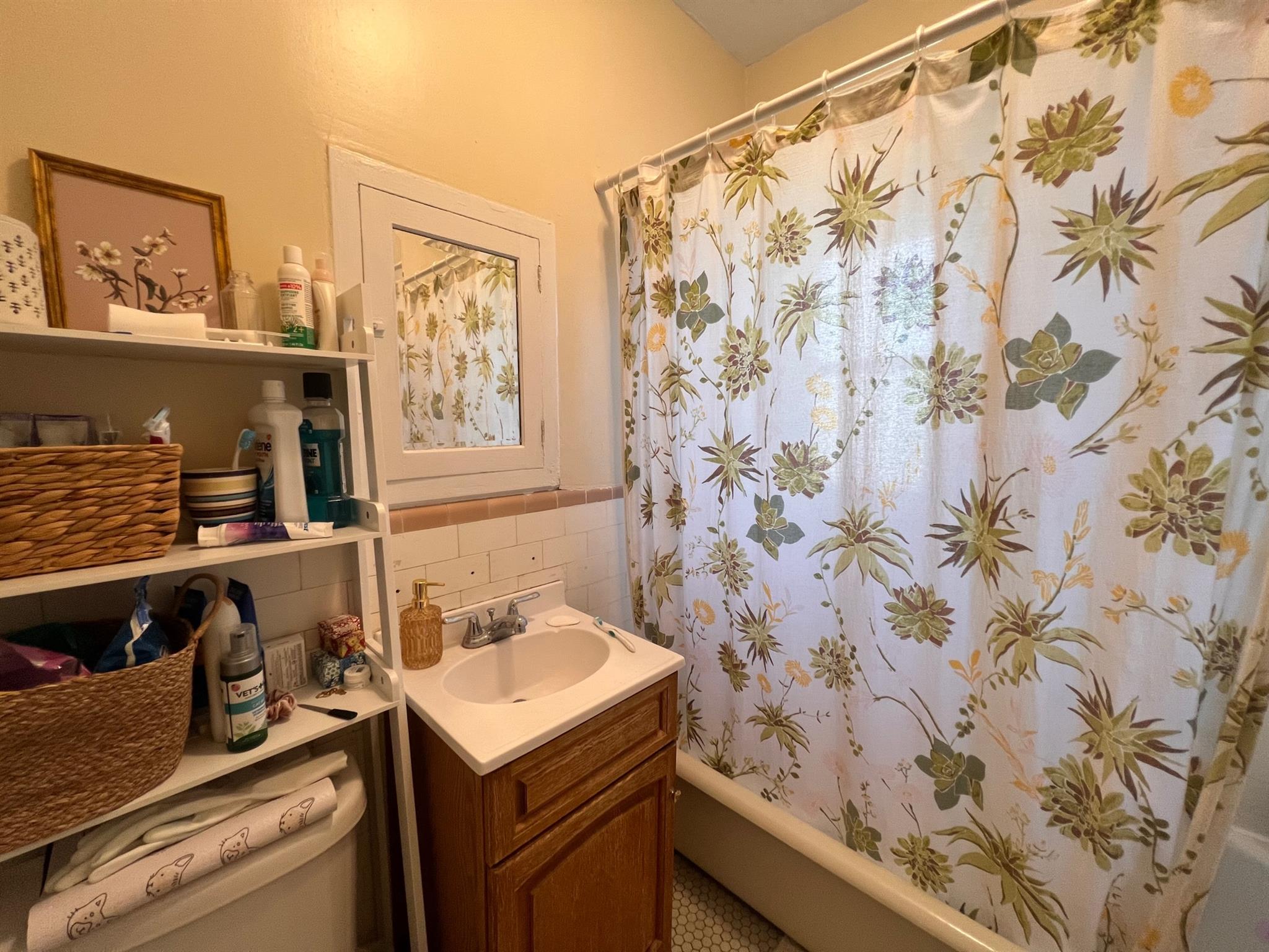 4 Cogswell Ave, North Cambridge