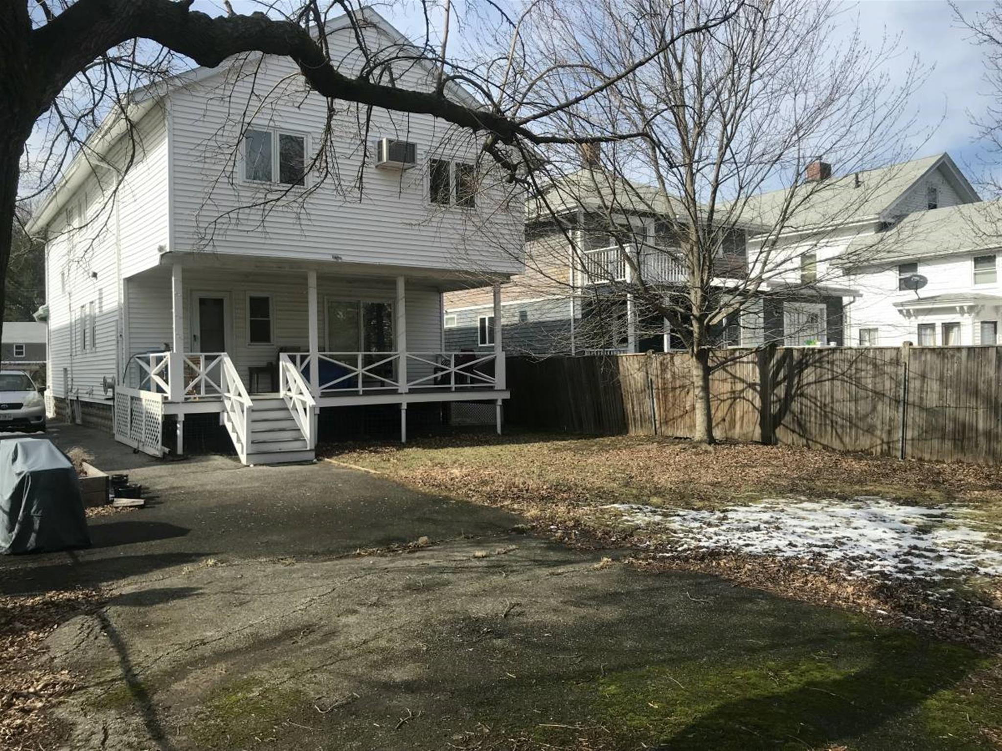 18 Maple Ave, Medford