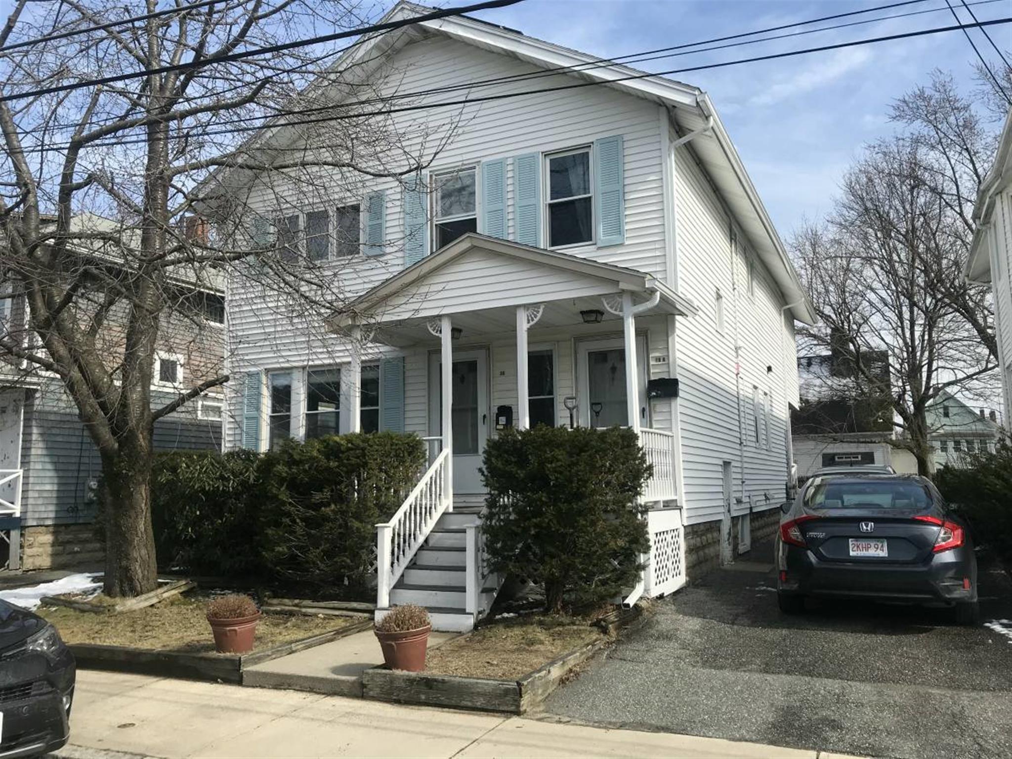 18 Maple Ave, Medford