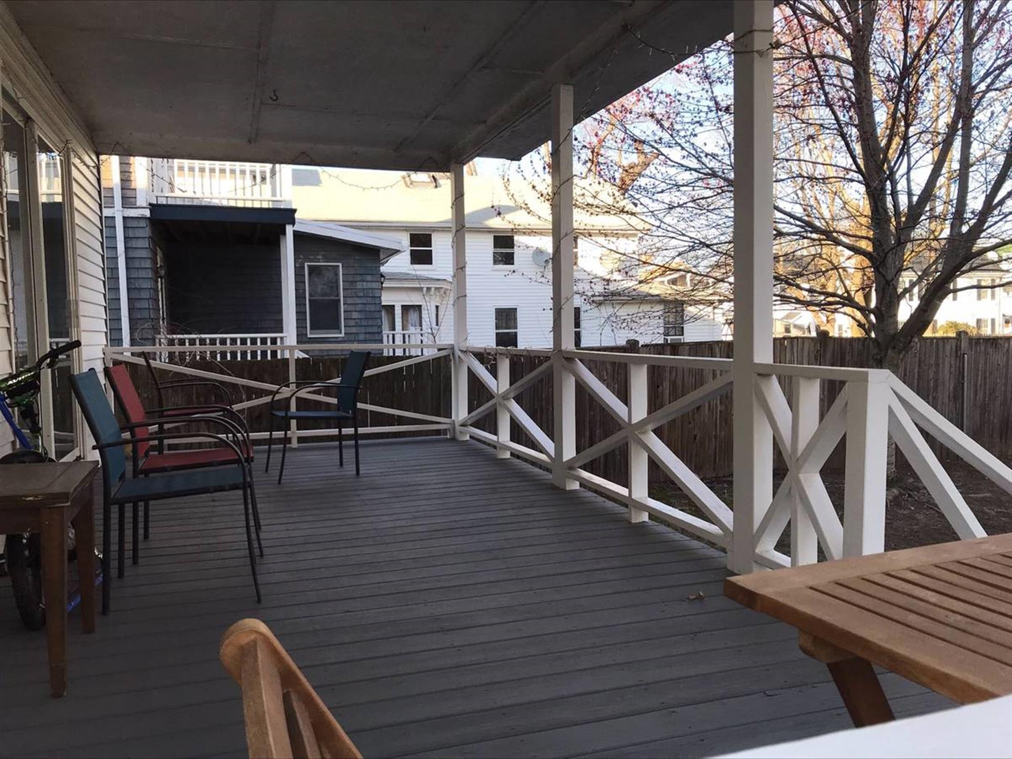 18 Maple Ave, Medford