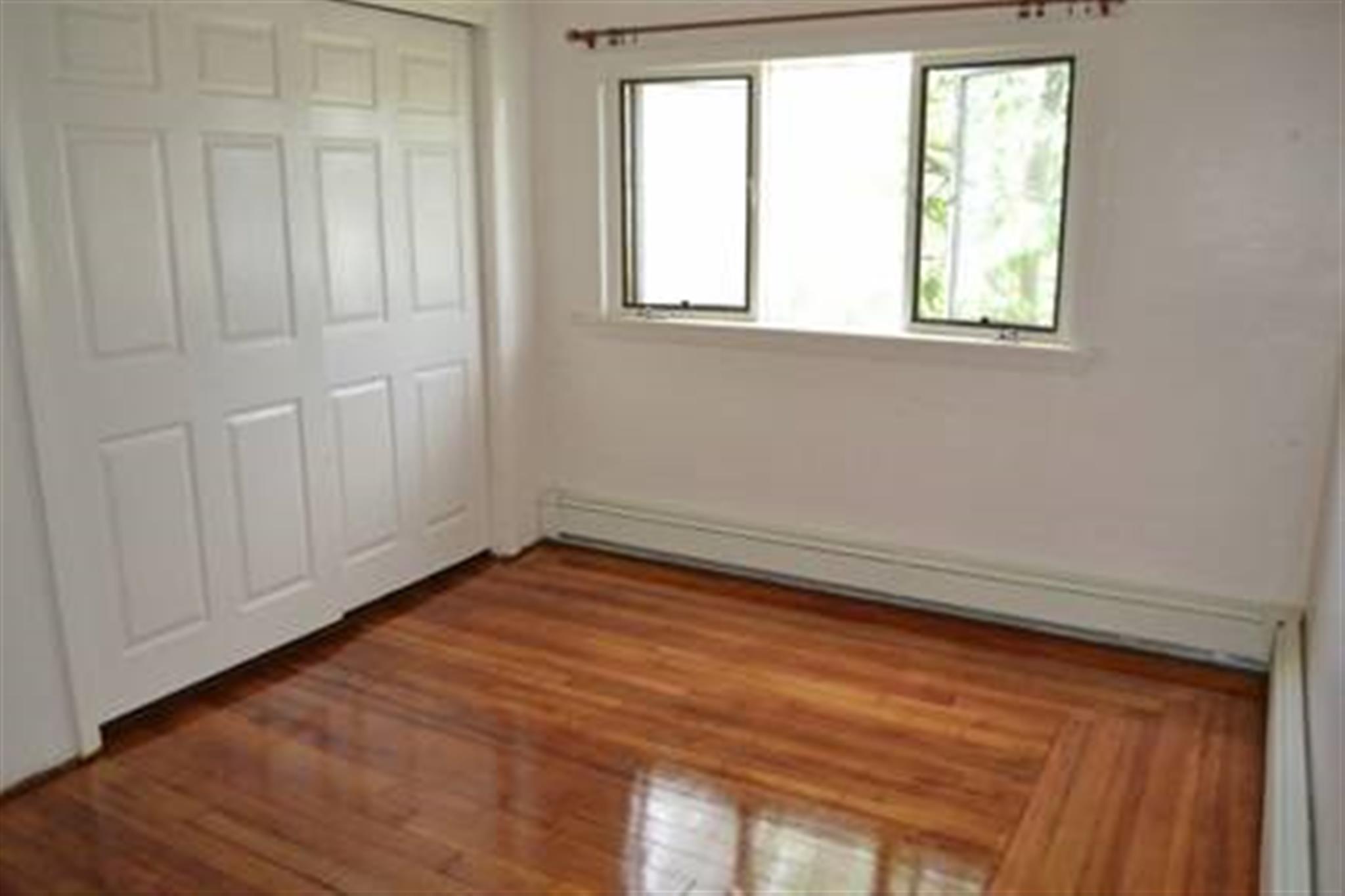 18 Maple Ave, Medford