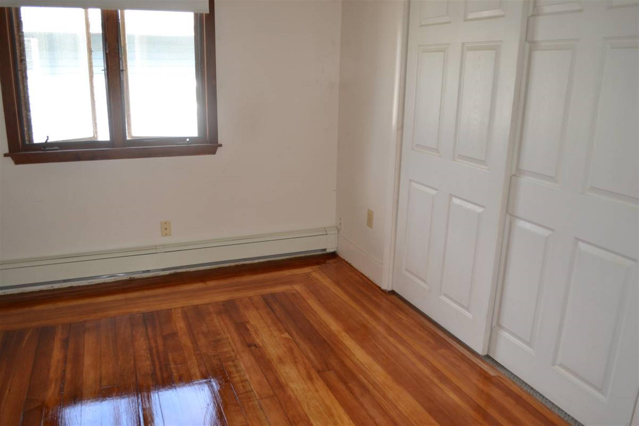 18 Maple Ave, Medford