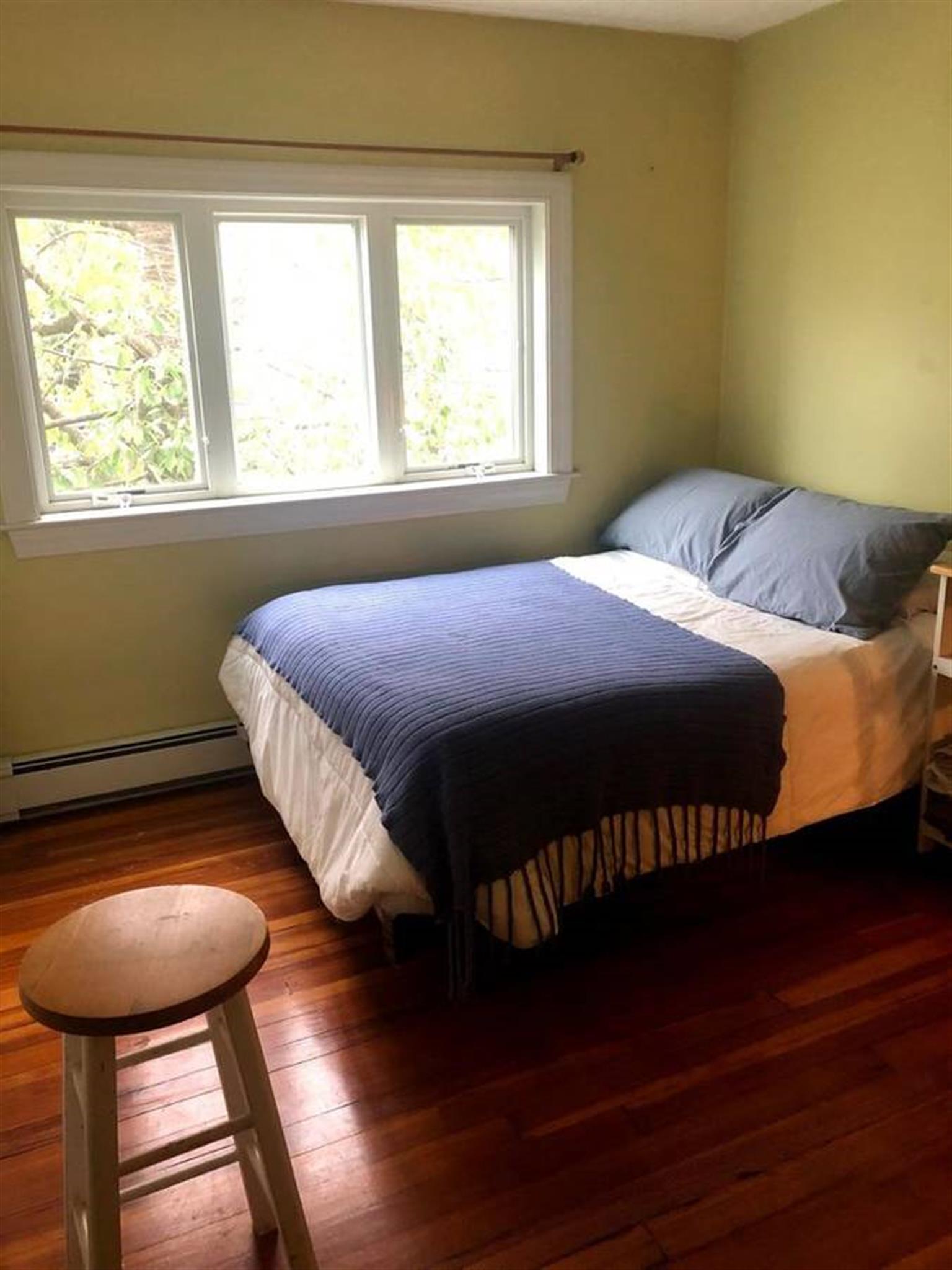 18 Maple Ave, Medford