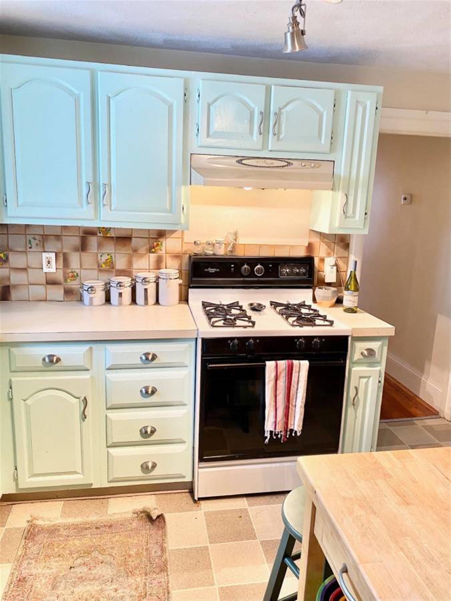 18 Maple Ave, Medford