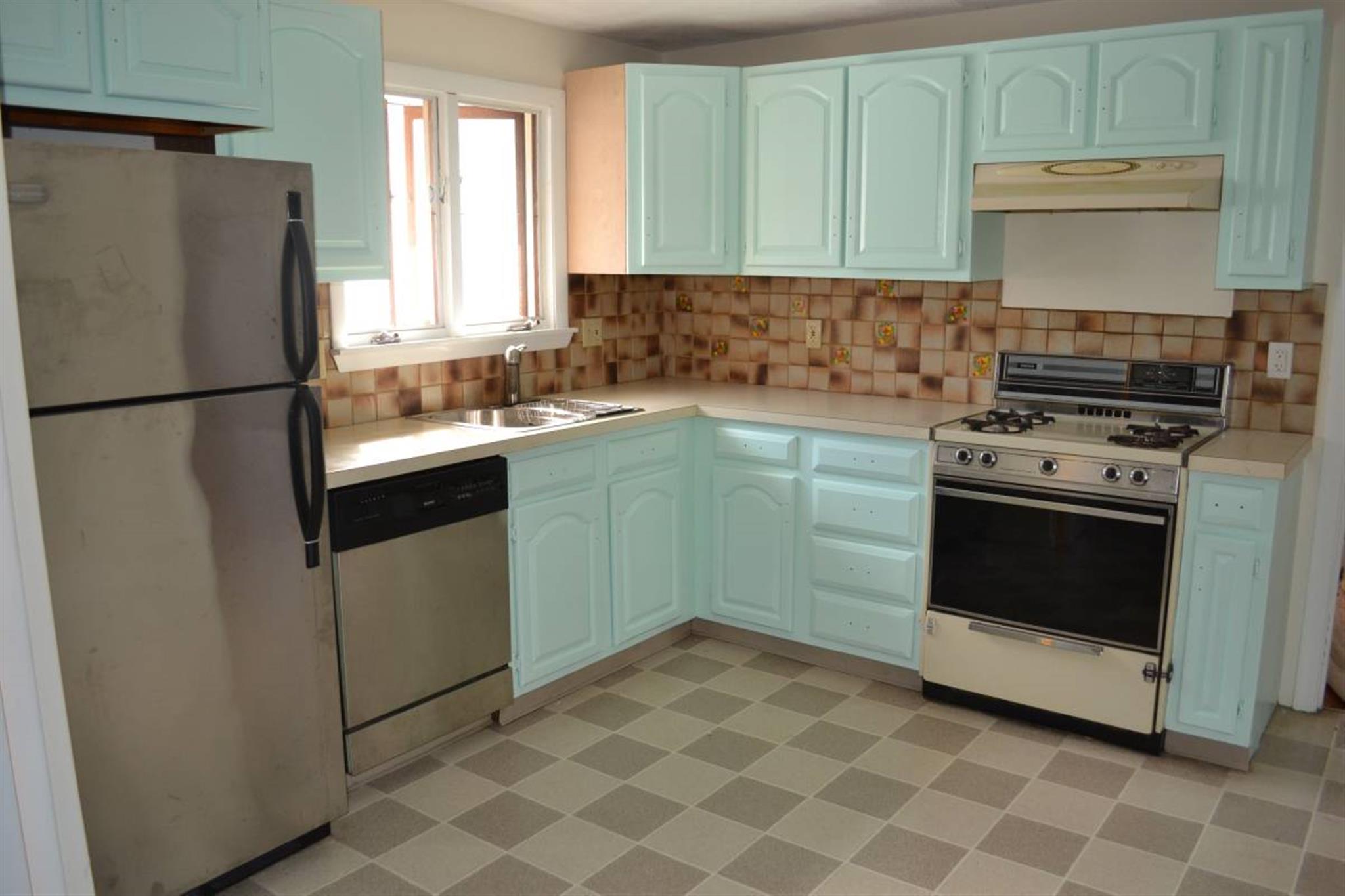 18 Maple Ave, Medford