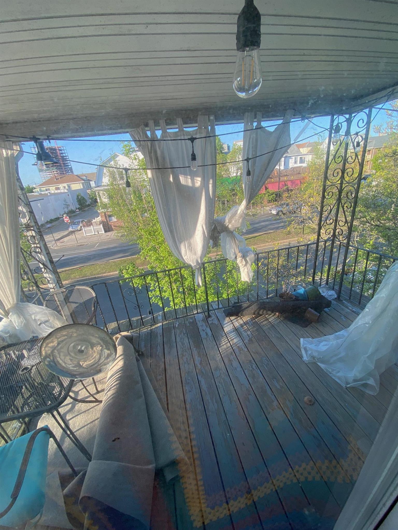 148 Broadway, East Somerville