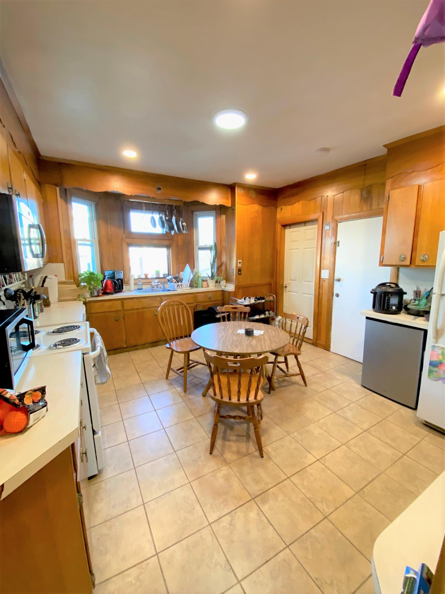 148 Broadway, East Somerville