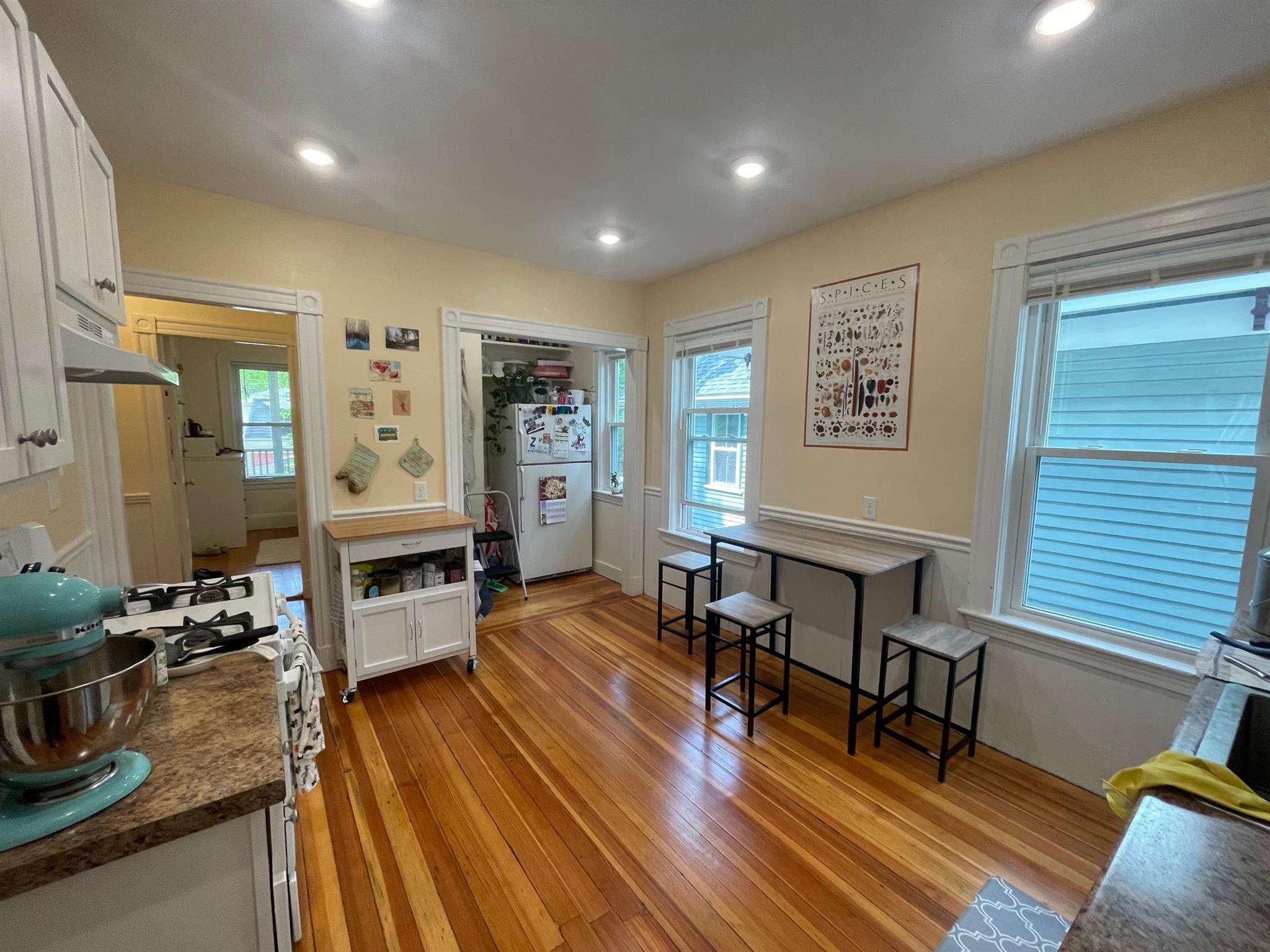 10 Chandler St, Davis Square