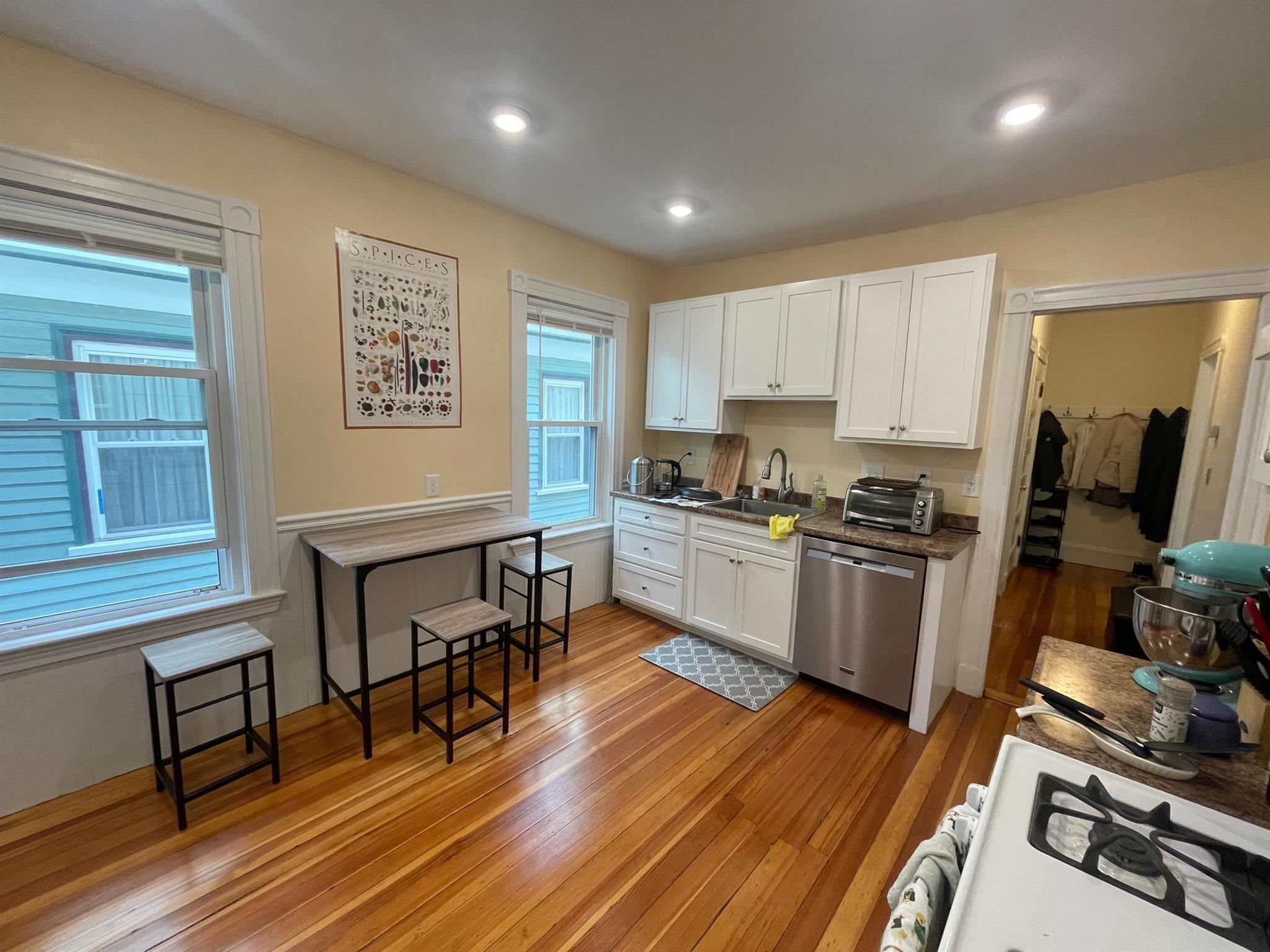 10 Chandler St, Davis Square