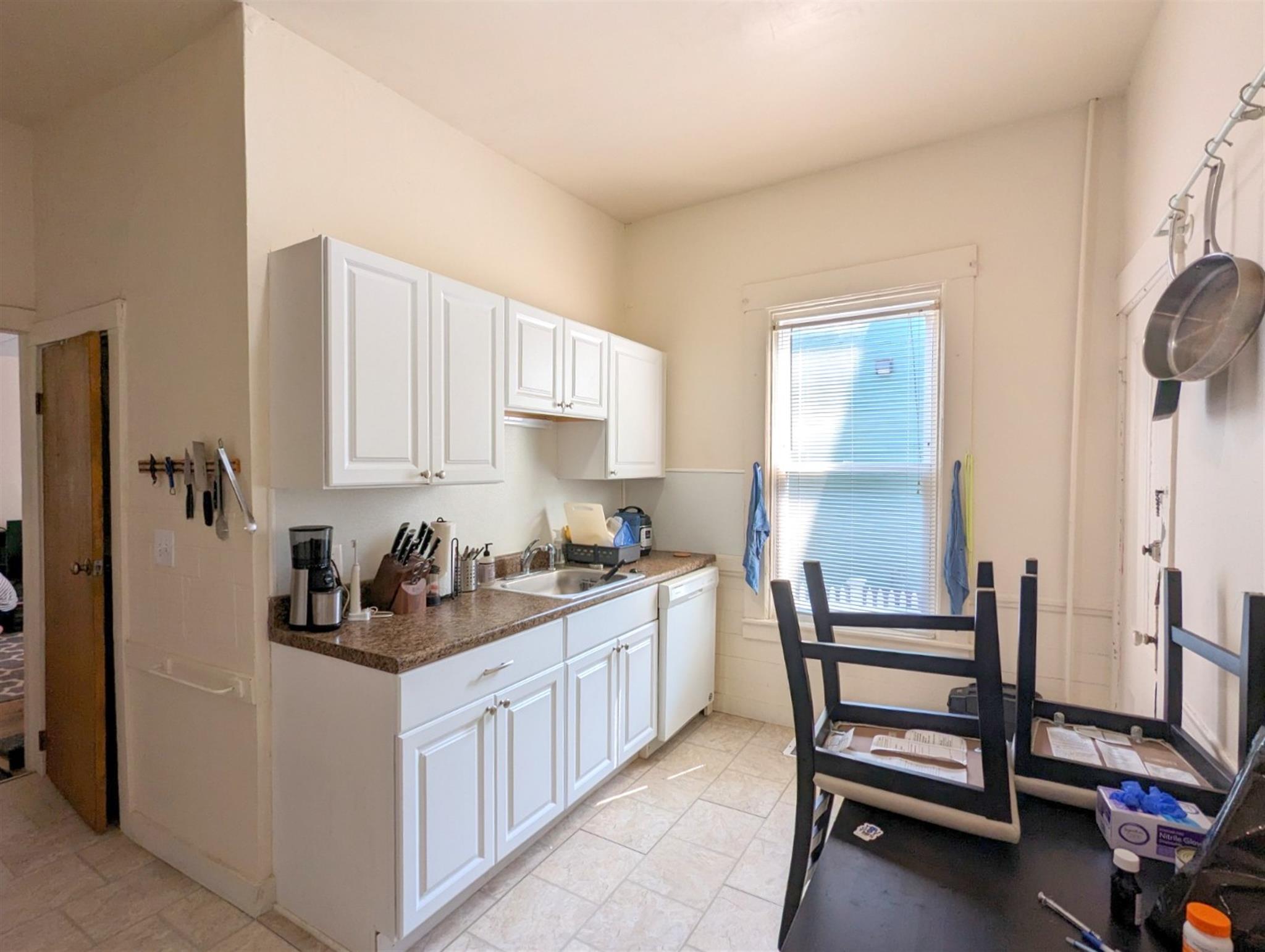 19 Cameron Ave, Davis Square