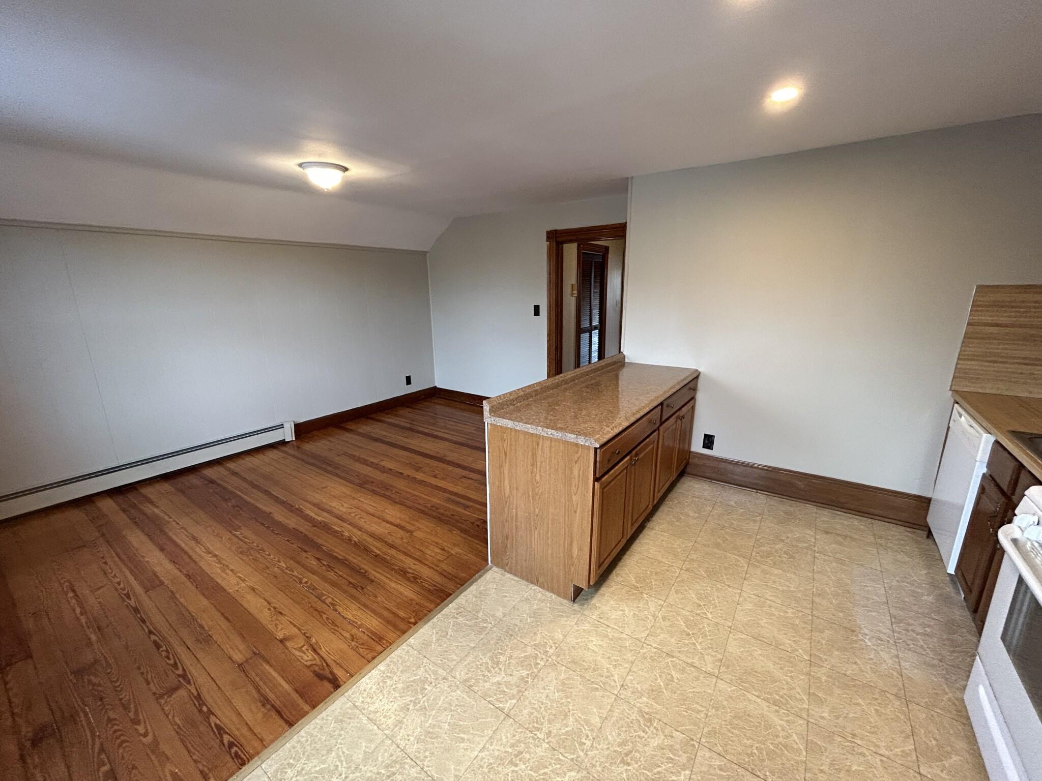 86 Medford St, Magoun Square