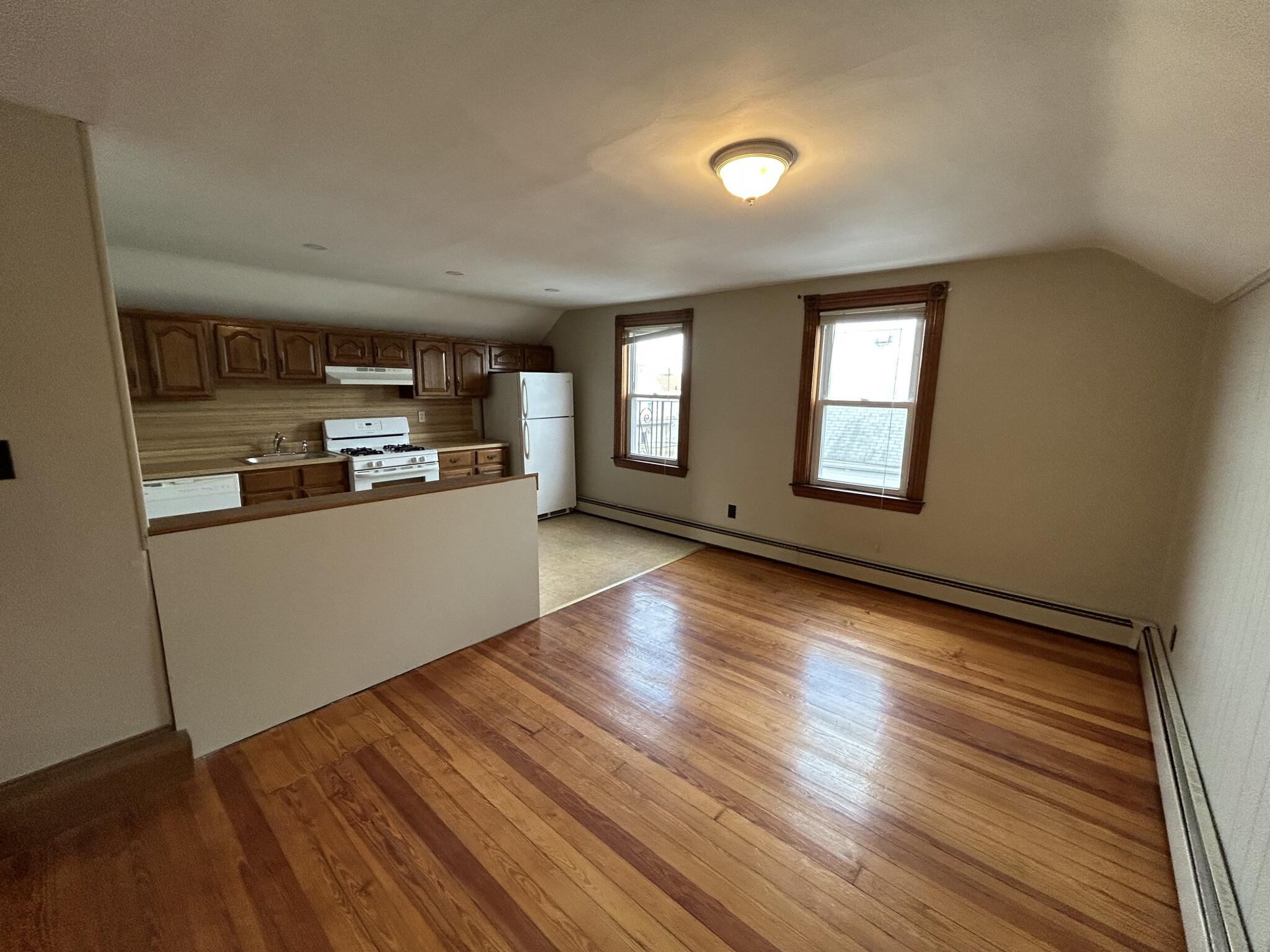 86 Medford St, Magoun Square