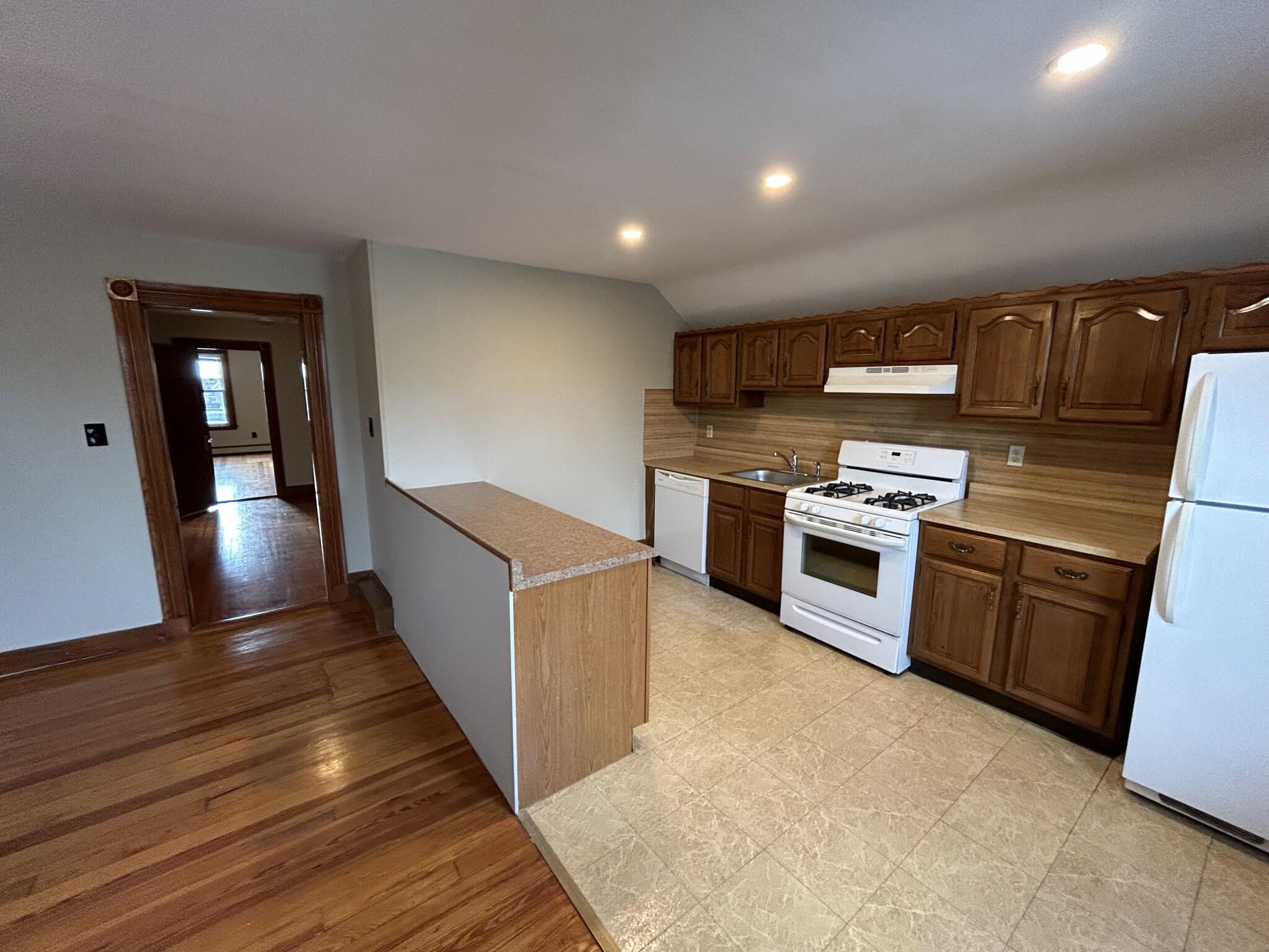 86 Medford St, Magoun Square