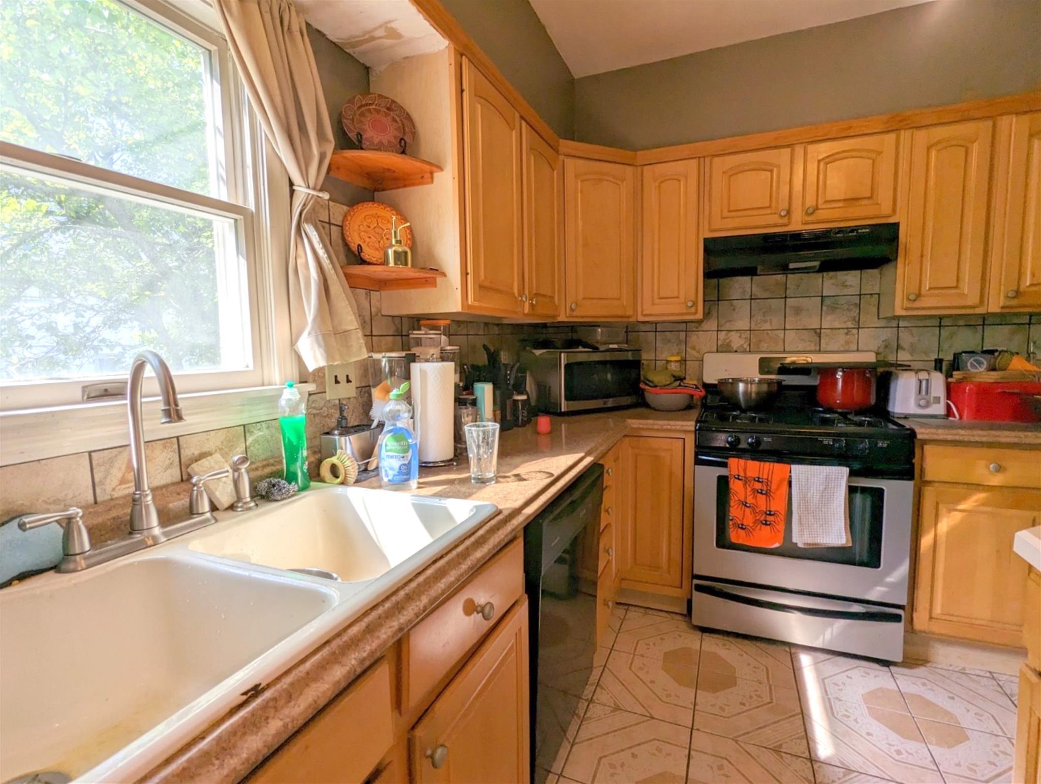 201 Boston Ave, Medford