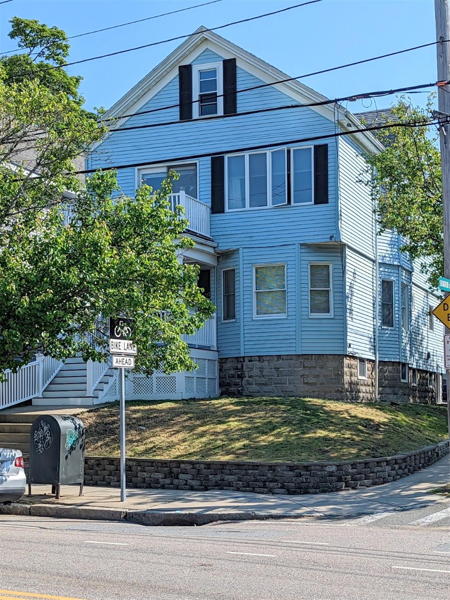 201 Boston Ave, Medford