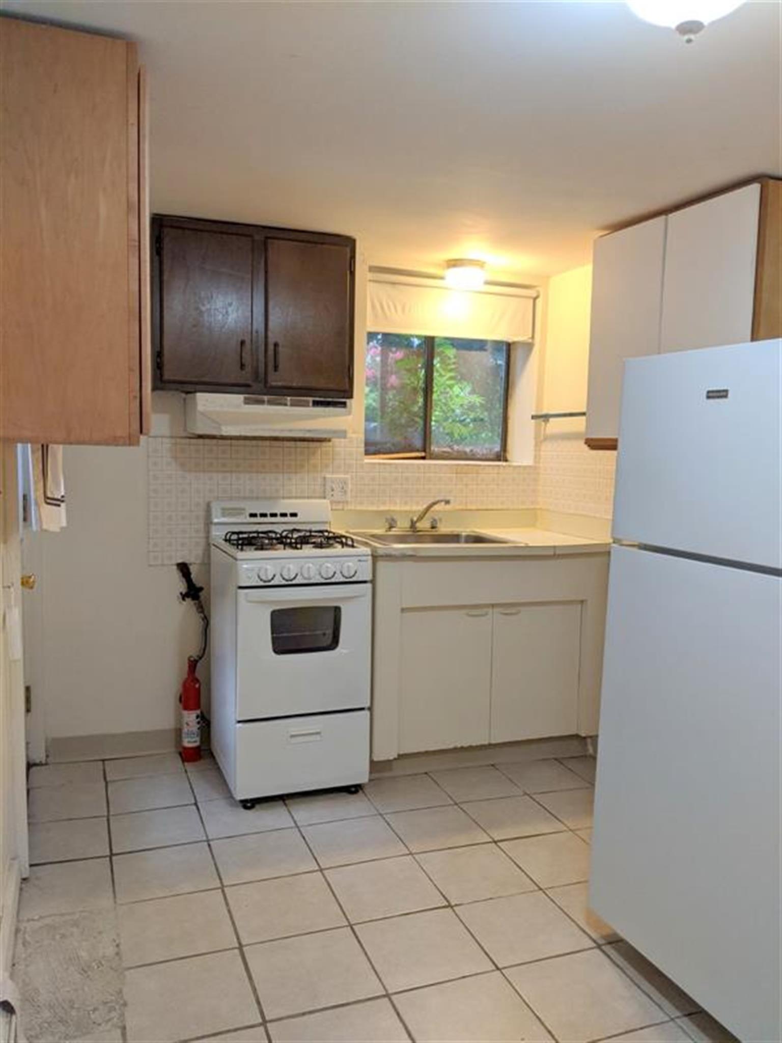 19 Cameron Ave, Davis Square