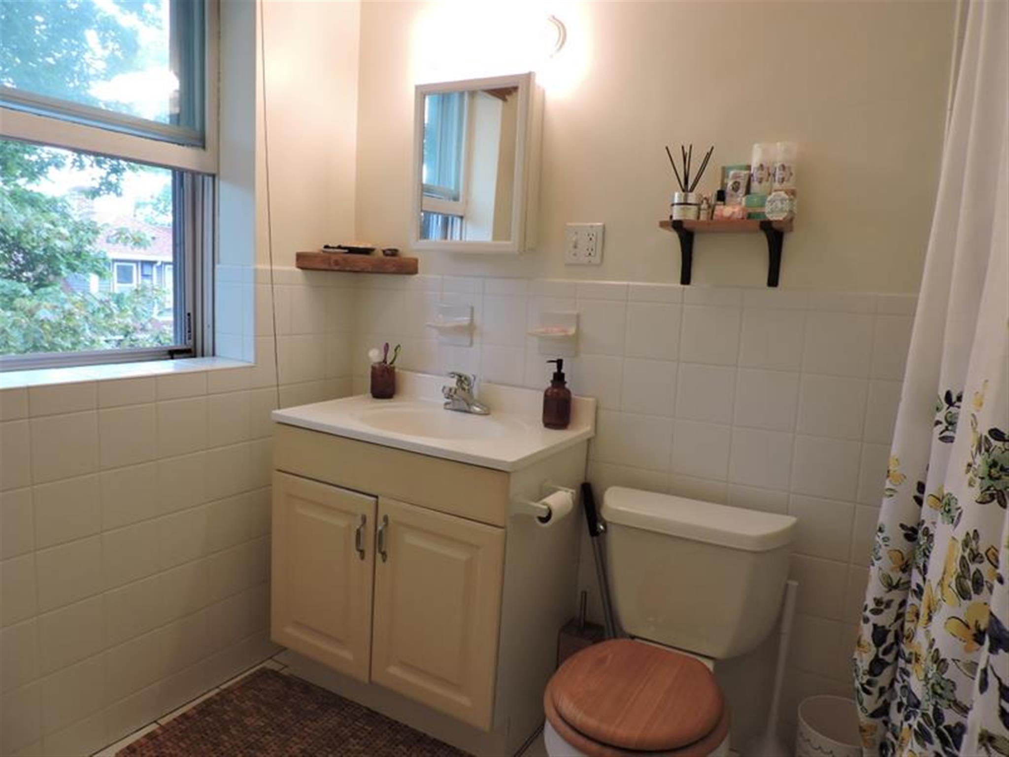 331 Harvard St, Harvard Square