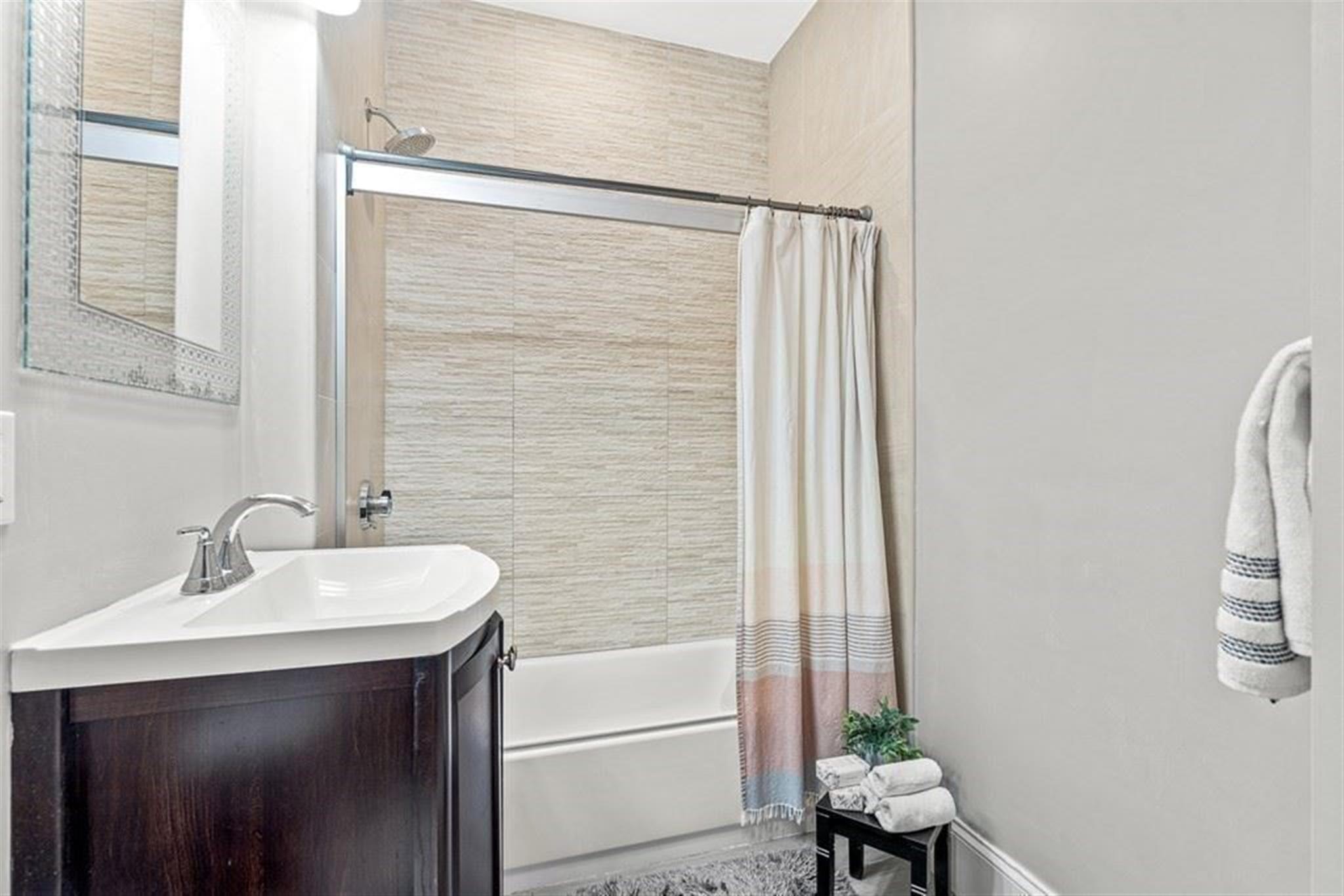 52 Stanley Ave, Medford